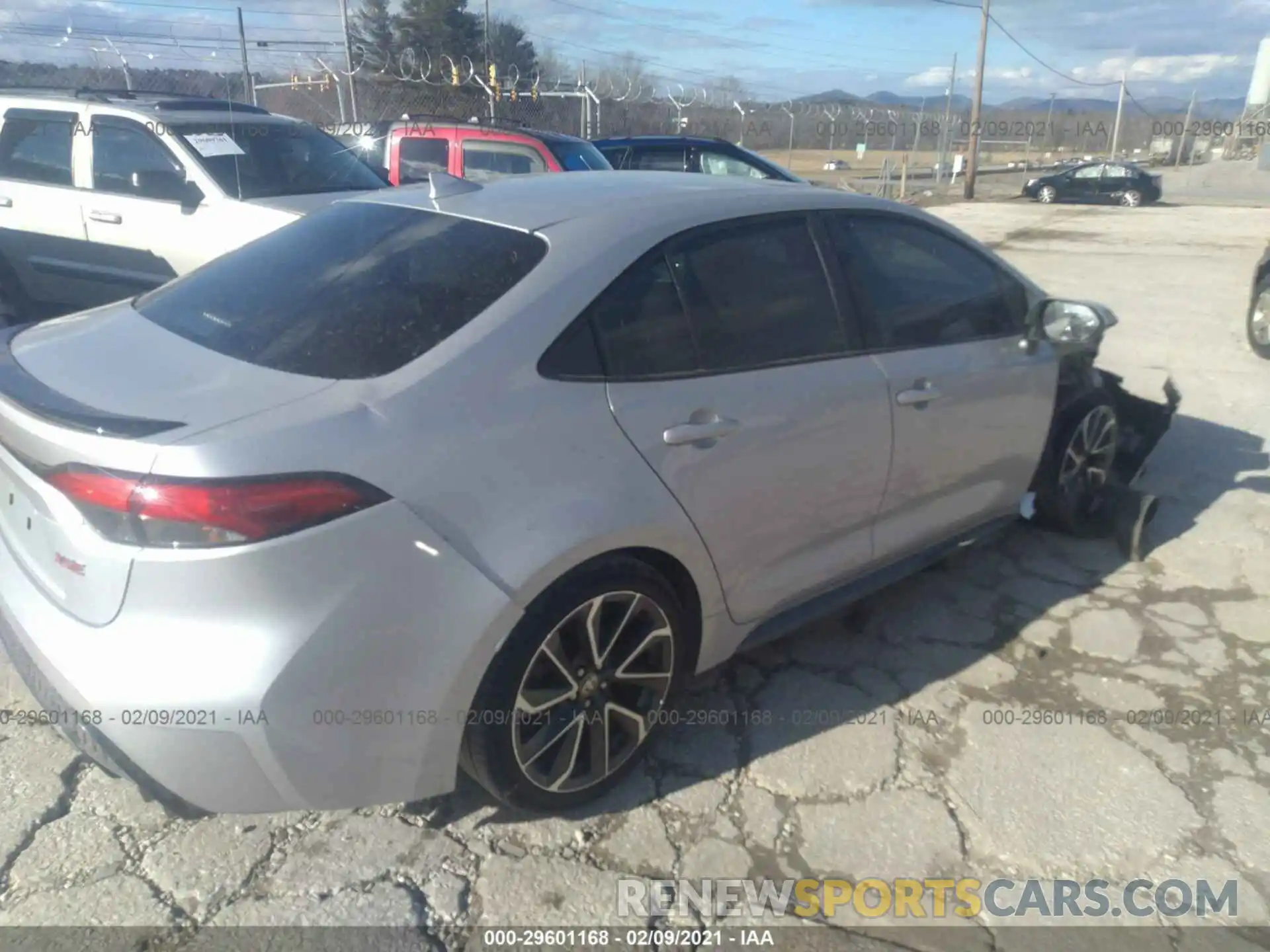 4 Photograph of a damaged car 5YFT4RCE6LP039599 TOYOTA COROLLA 2020