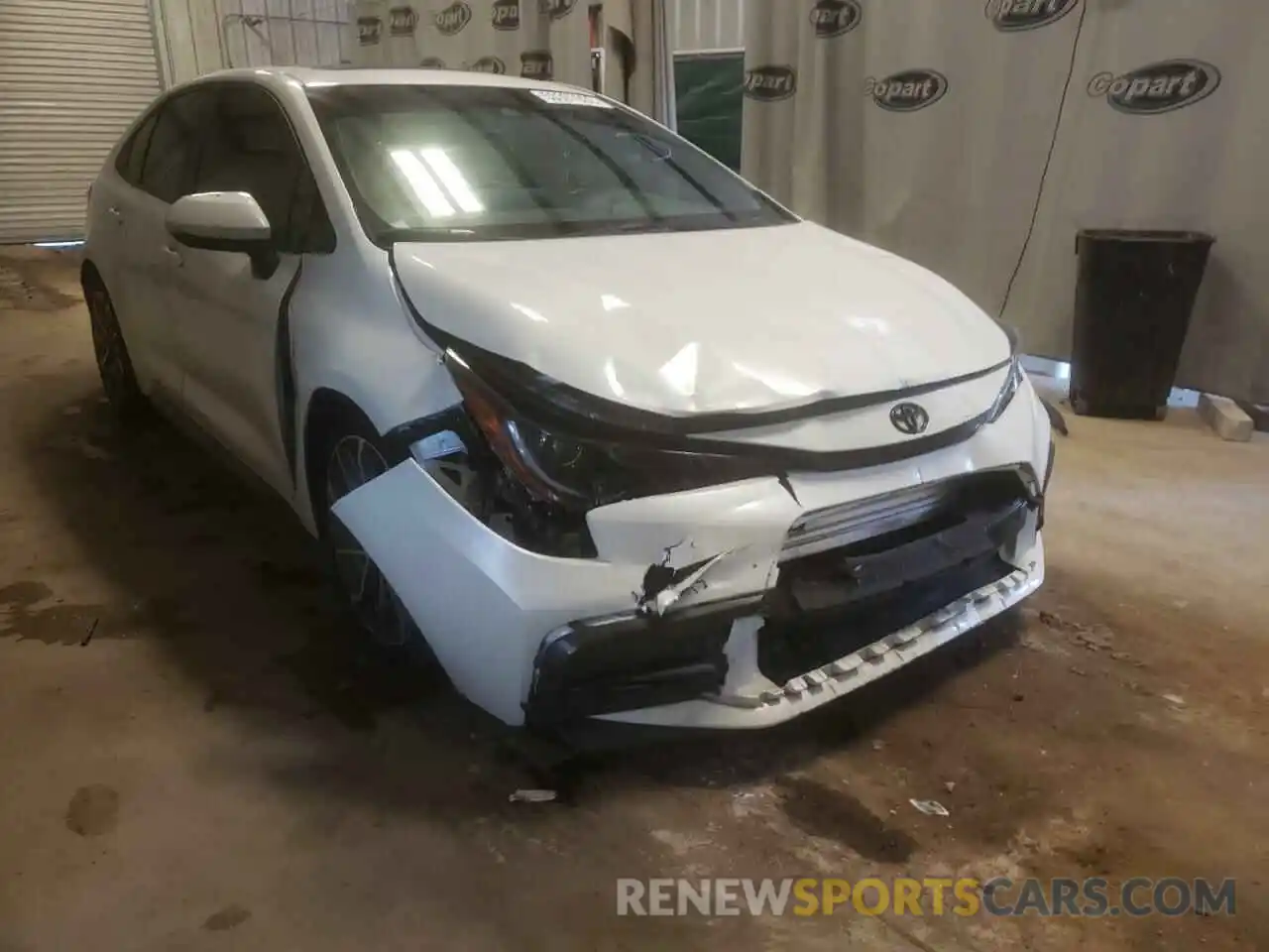 1 Photograph of a damaged car 5YFT4RCE6LP057617 TOYOTA COROLLA 2020