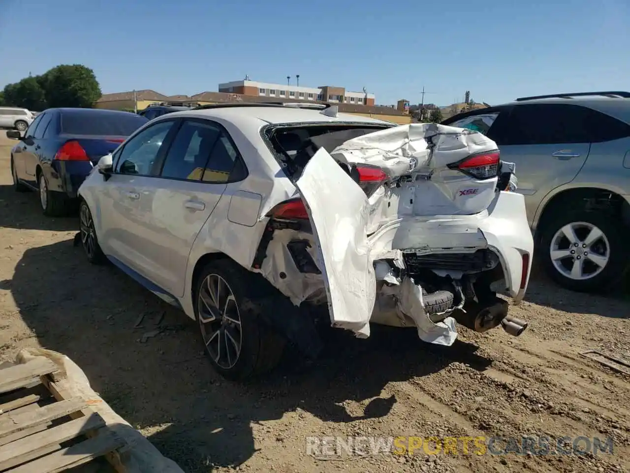 3 Photograph of a damaged car 5YFT4RCE7LP021001 TOYOTA COROLLA 2020