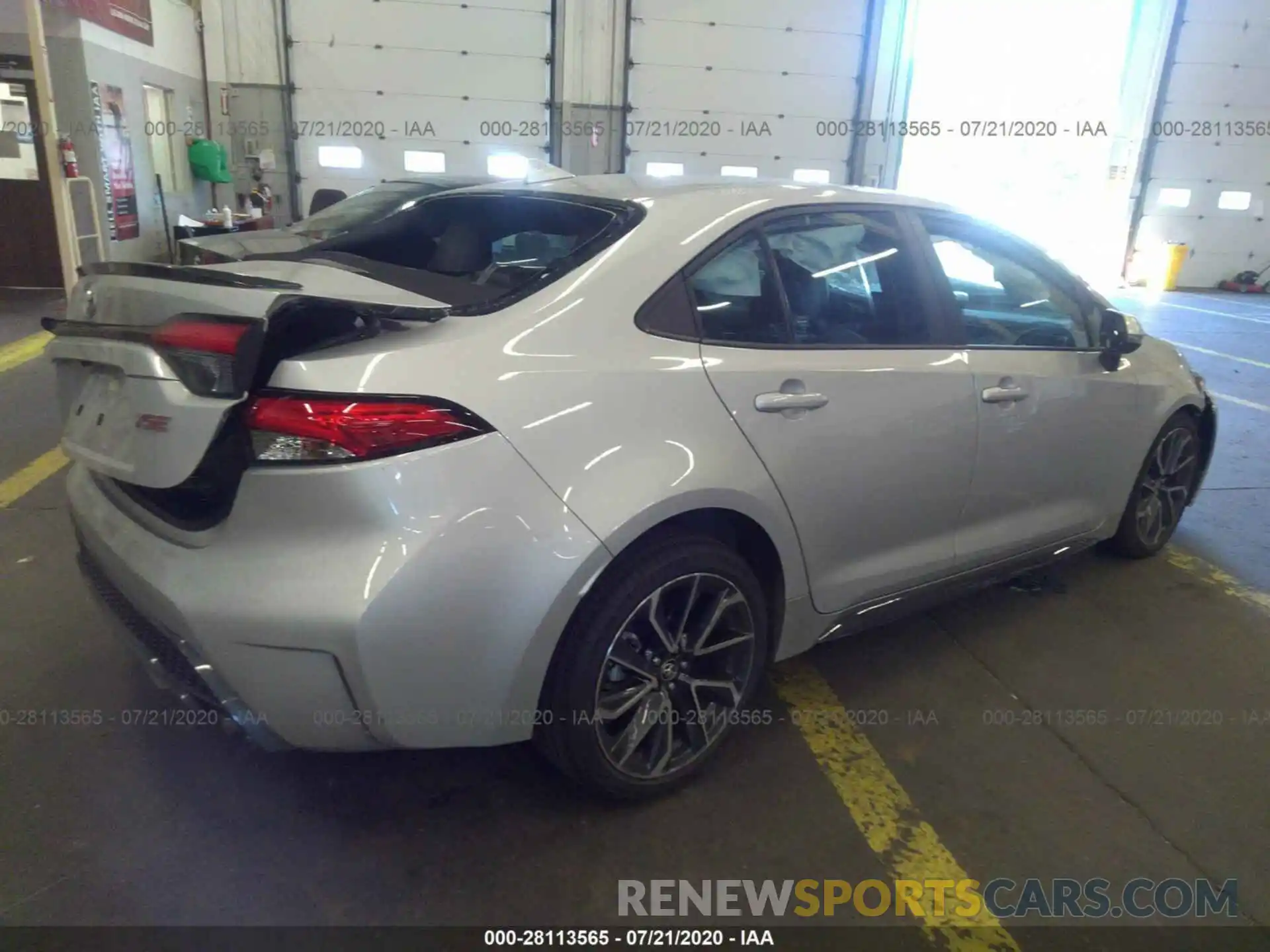 4 Photograph of a damaged car 5YFT4RCE8LP017166 TOYOTA COROLLA 2020