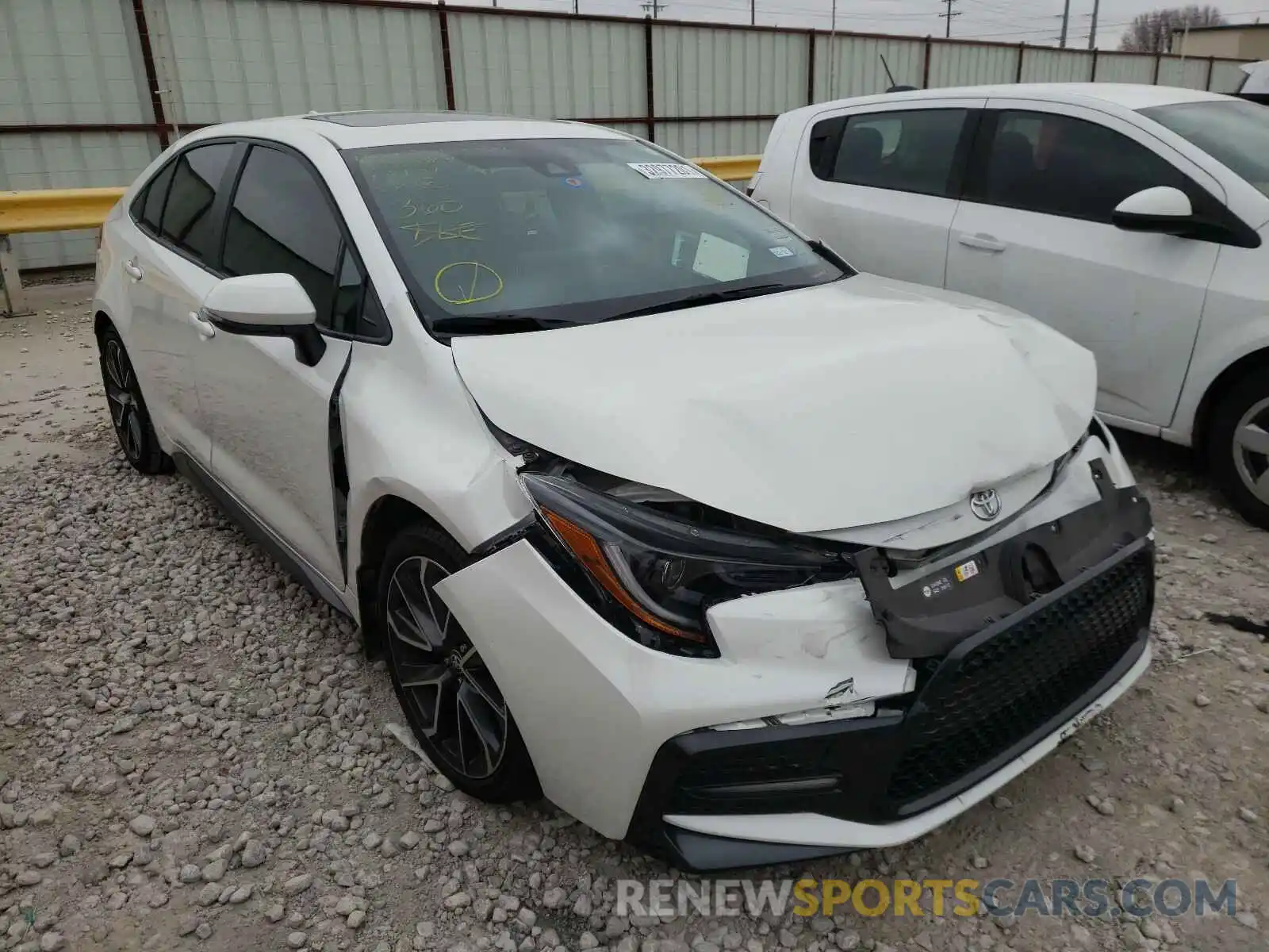 1 Photograph of a damaged car 5YFT4RCE8LP021069 TOYOTA COROLLA 2020