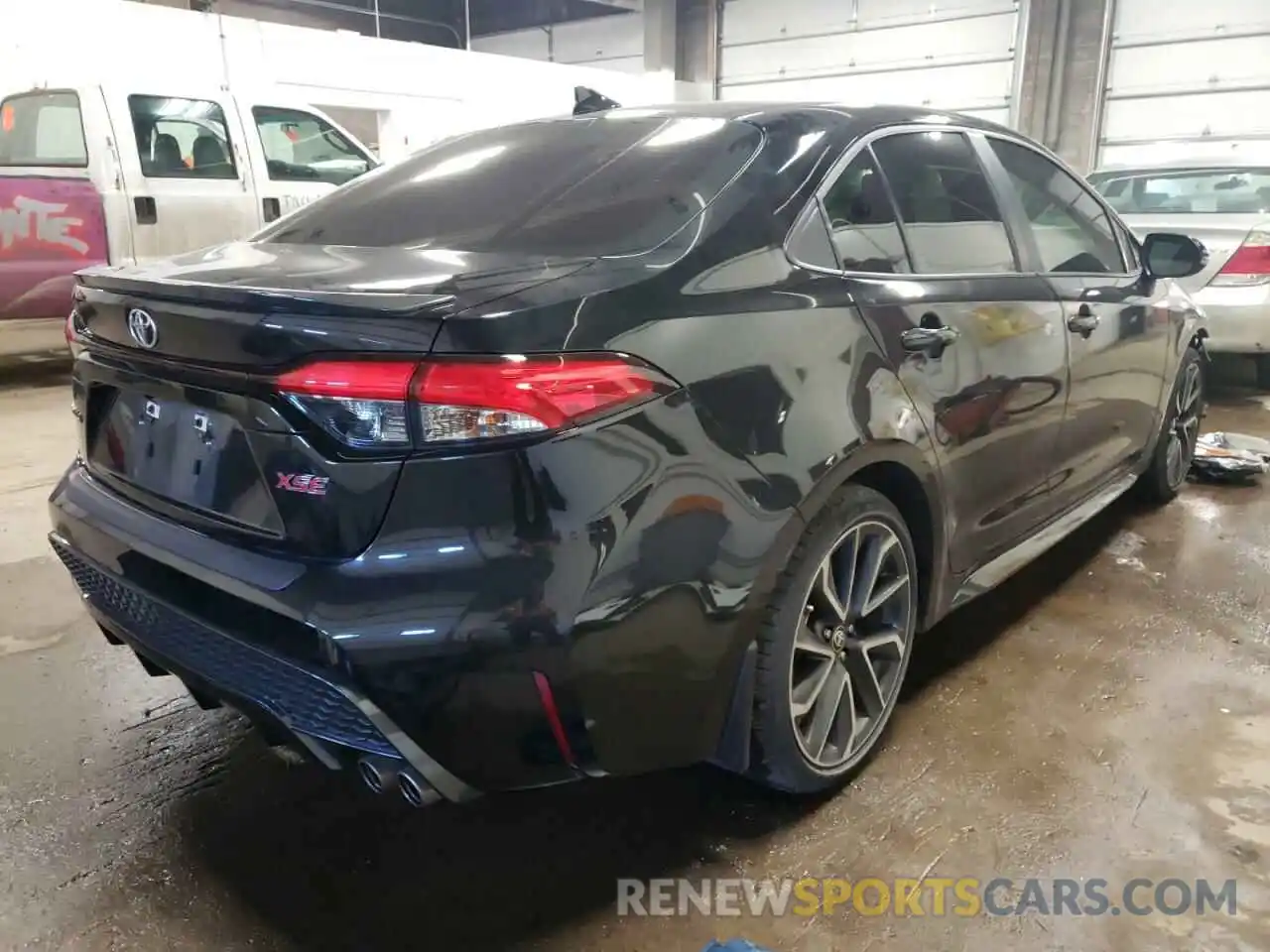 4 Photograph of a damaged car 5YFT4RCE8LP032167 TOYOTA COROLLA 2020