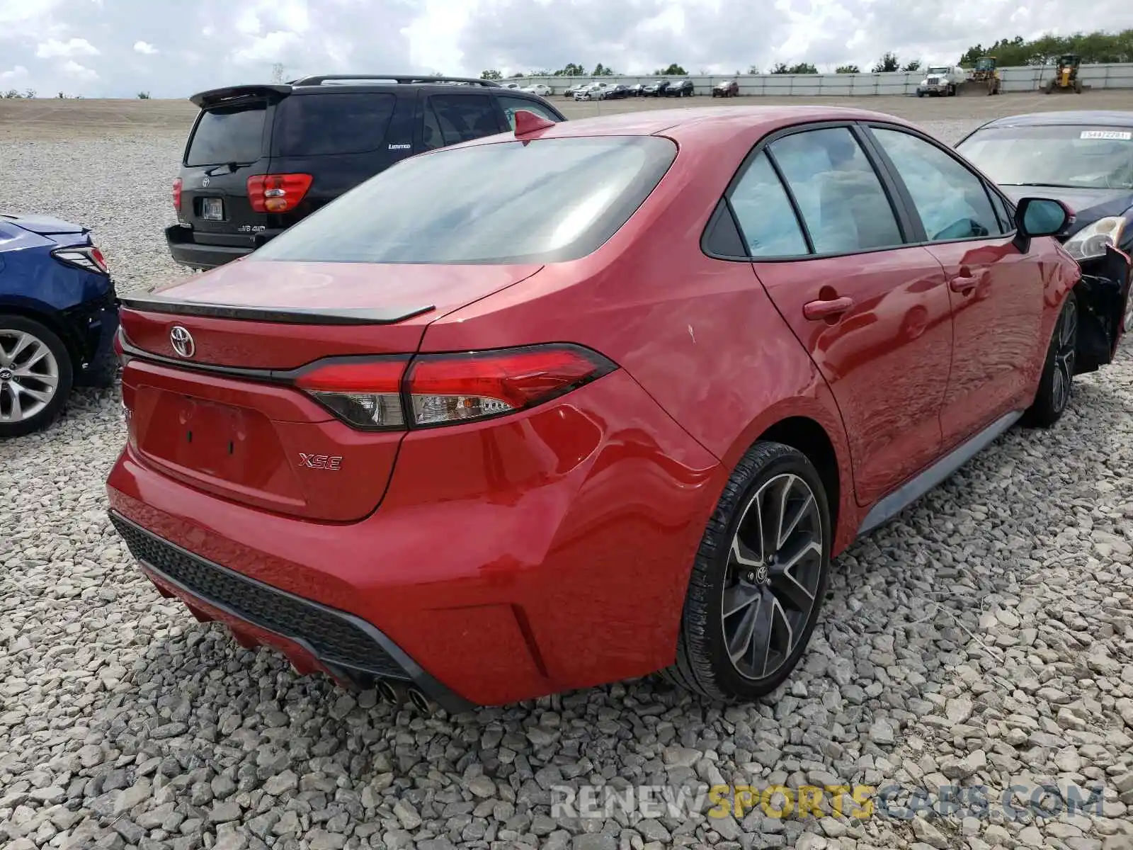 4 Photograph of a damaged car 5YFT4RCE8LP034940 TOYOTA COROLLA 2020