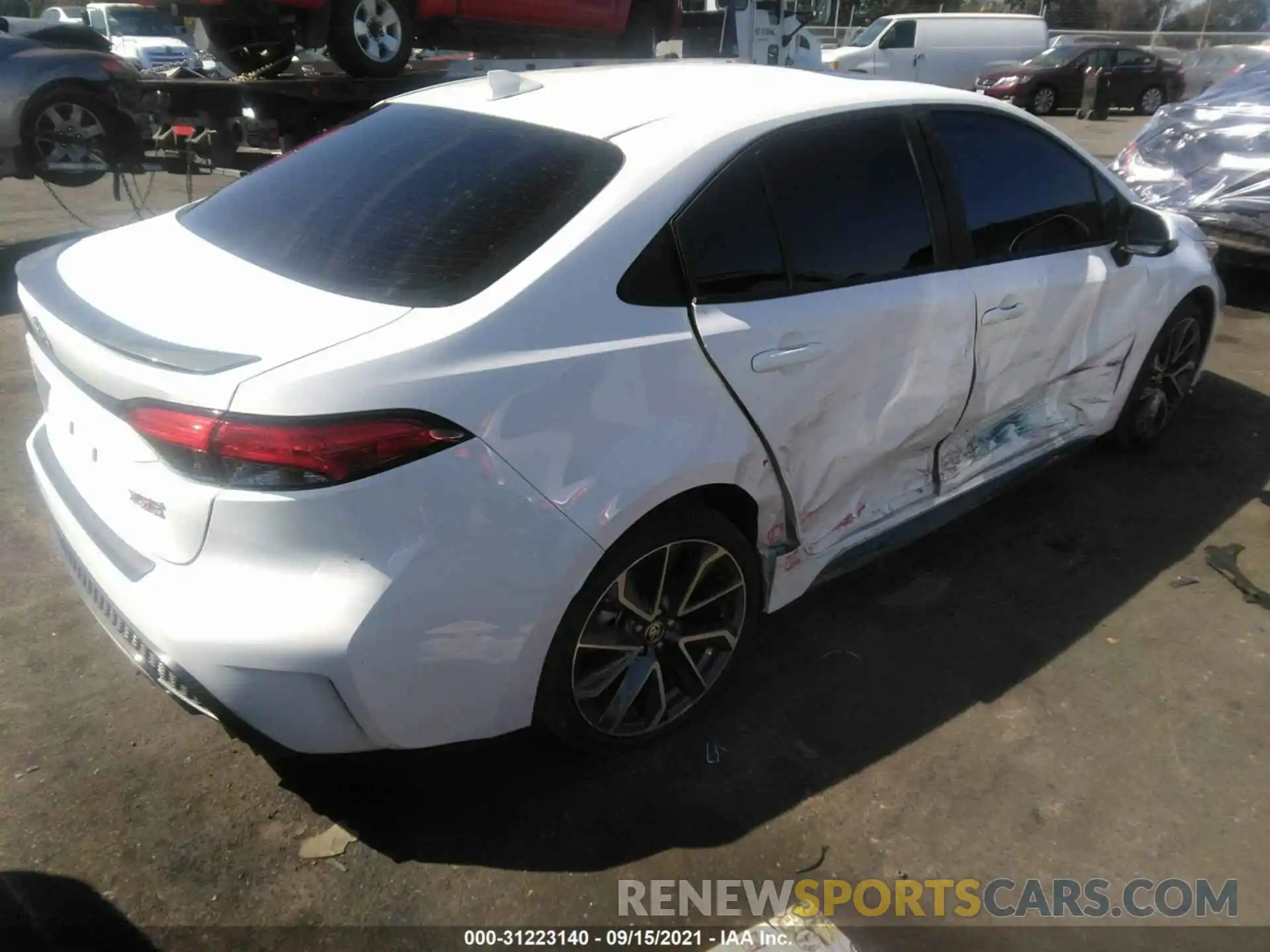 4 Photograph of a damaged car 5YFT4RCE8LP035408 TOYOTA COROLLA 2020