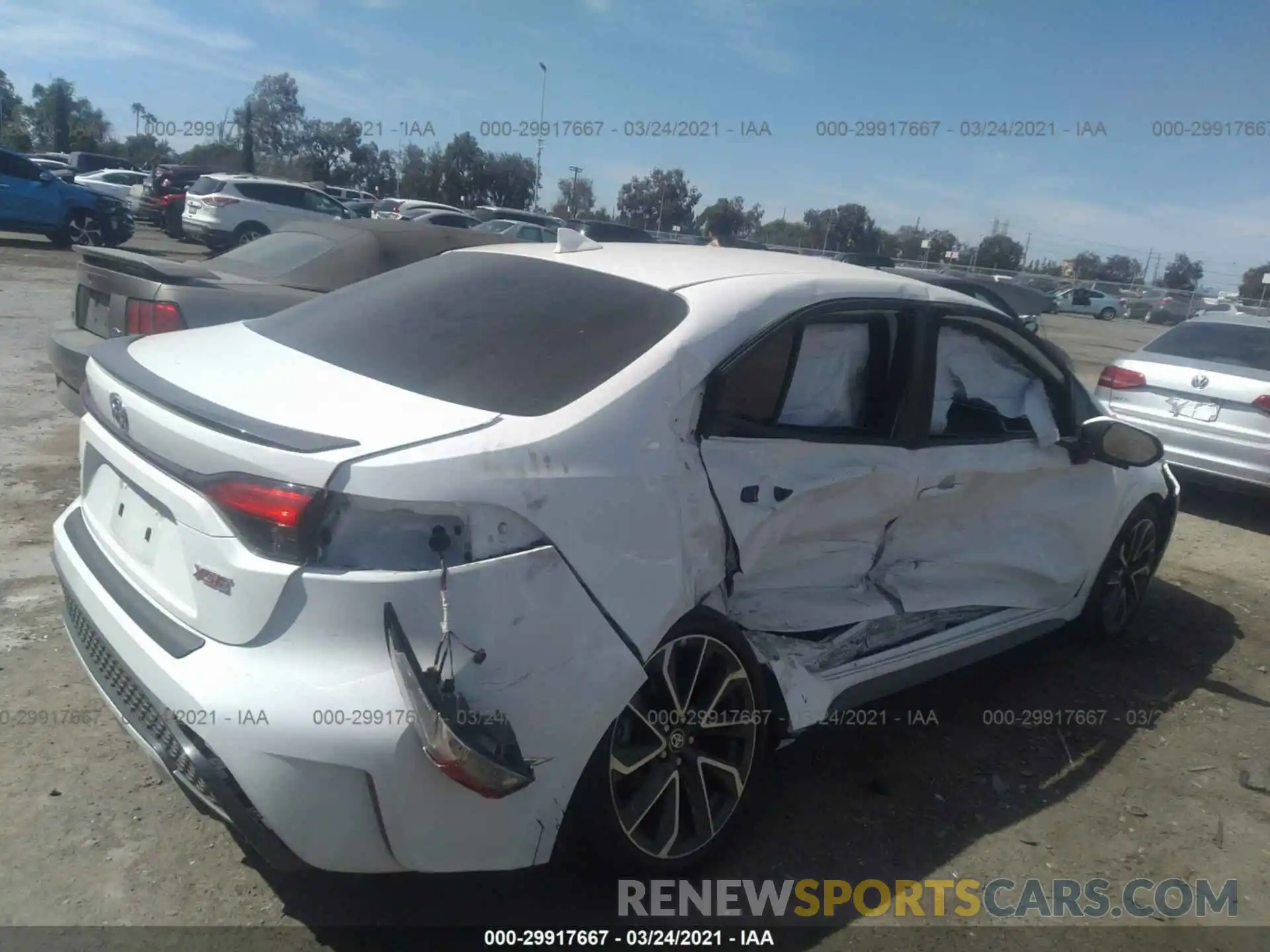 4 Photograph of a damaged car 5YFT4RCE8LP045646 TOYOTA COROLLA 2020