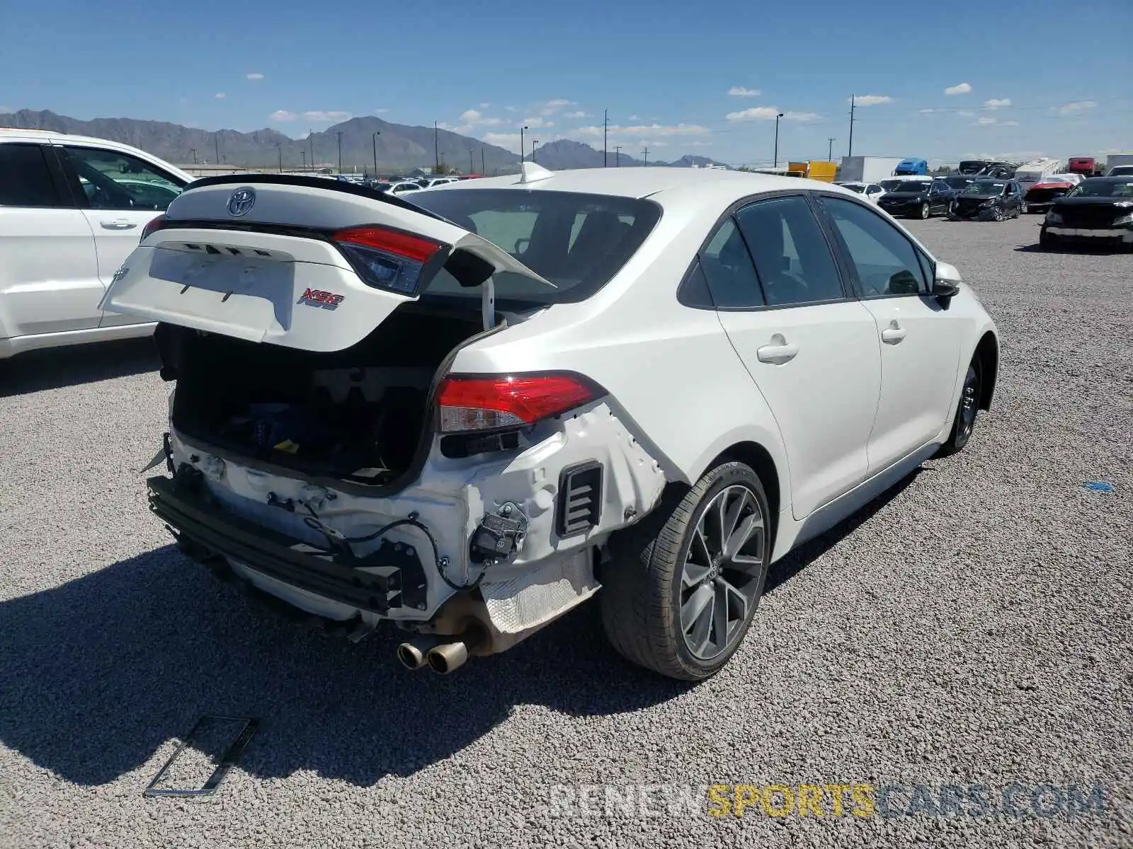 4 Photograph of a damaged car 5YFT4RCE9LP021615 TOYOTA COROLLA 2020