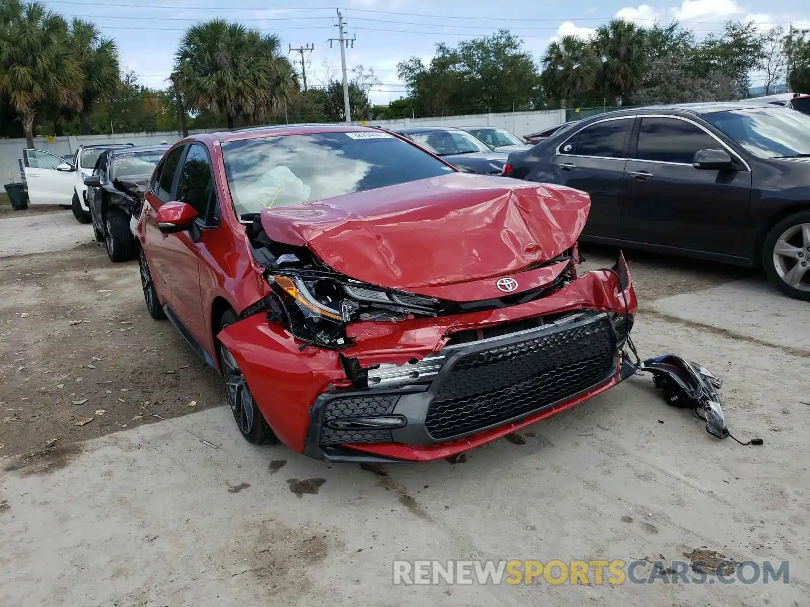 1 Photograph of a damaged car 5YFT4RCE9LP036826 TOYOTA COROLLA 2020