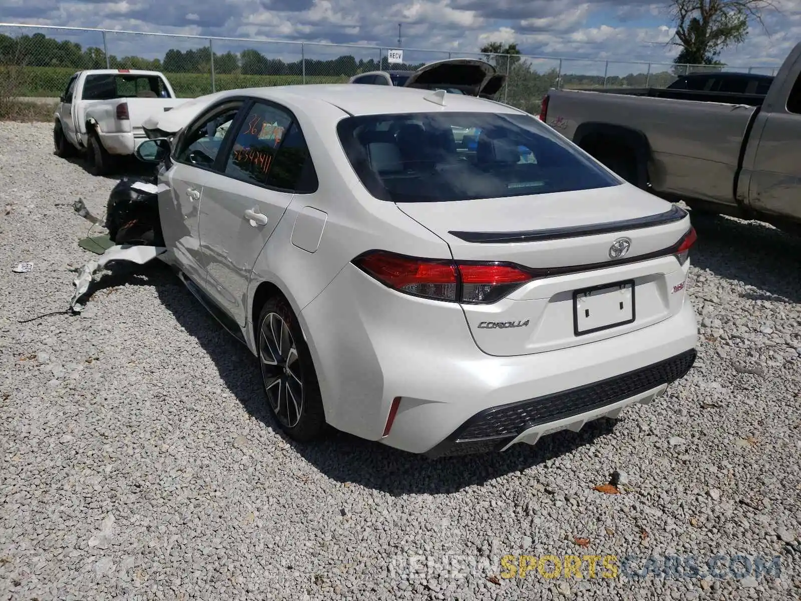 3 Photograph of a damaged car 5YFT4RCE9LP038642 TOYOTA COROLLA 2020