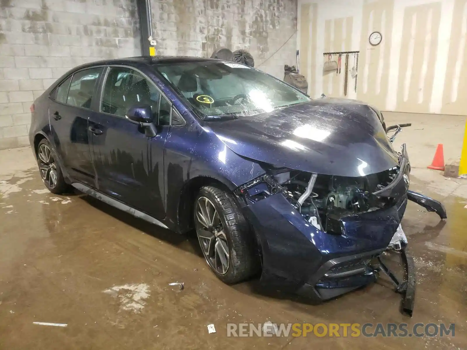 1 Photograph of a damaged car 5YFT4RCE9LP048636 TOYOTA COROLLA 2020