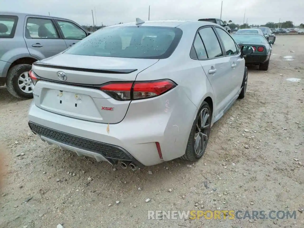 4 Photograph of a damaged car 5YFT4RCEXLP045048 TOYOTA COROLLA 2020