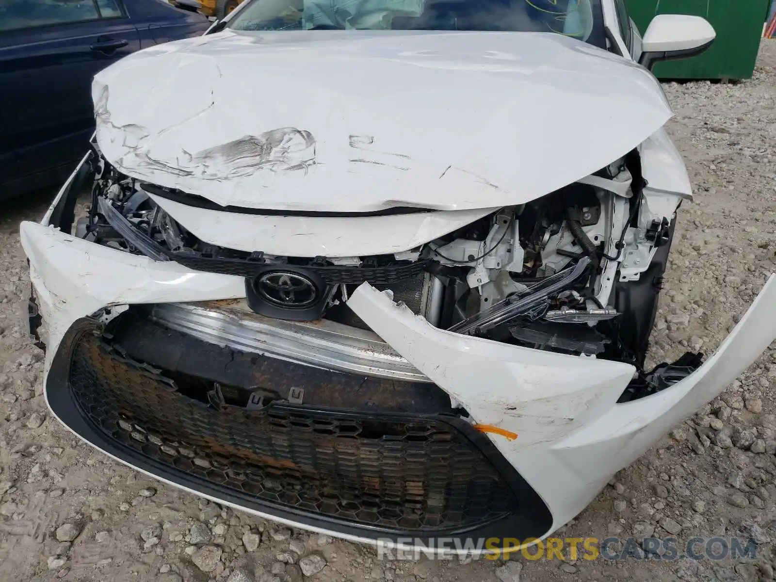 9 Photograph of a damaged car 5YFVPRAE1LP091015 TOYOTA COROLLA 2020