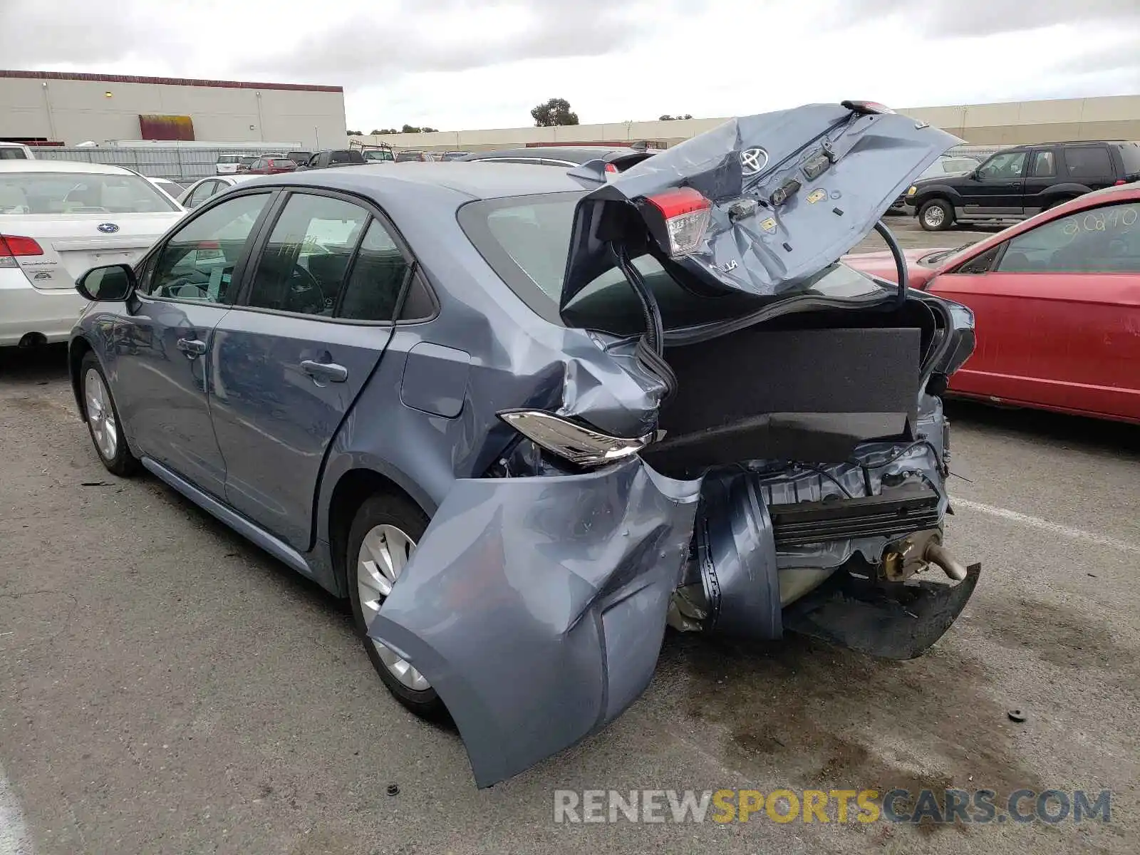 3 Photograph of a damaged car 5YFVPRAE1LP125194 TOYOTA COROLLA 2020