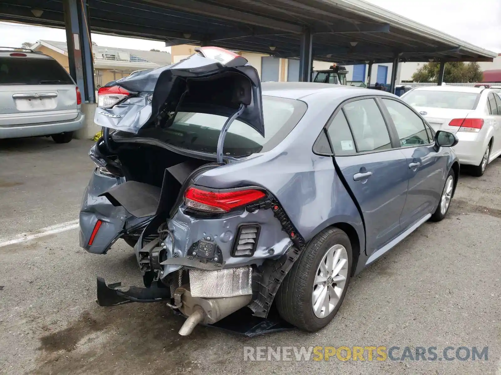 4 Photograph of a damaged car 5YFVPRAE1LP125194 TOYOTA COROLLA 2020