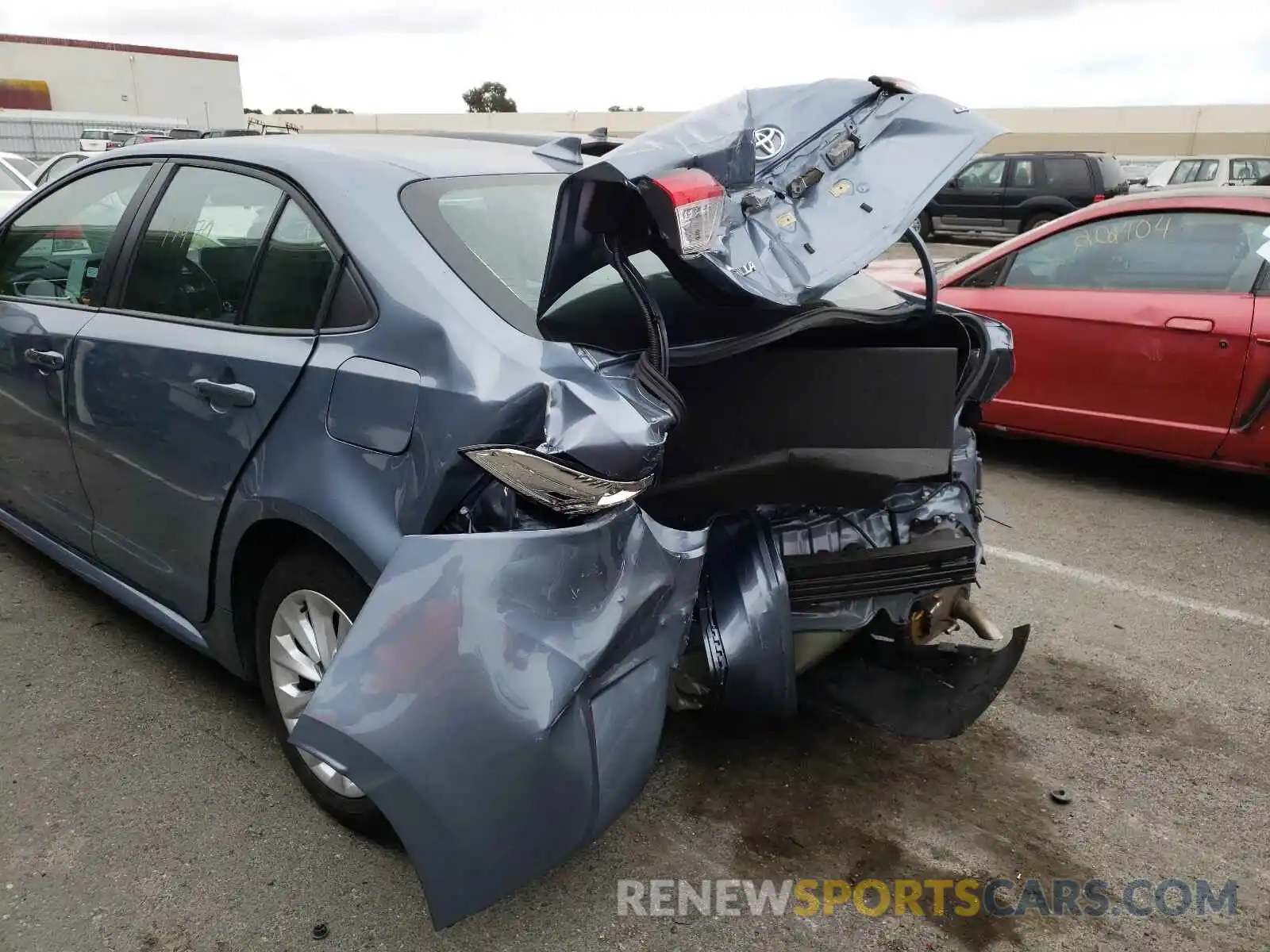 9 Photograph of a damaged car 5YFVPRAE1LP125194 TOYOTA COROLLA 2020