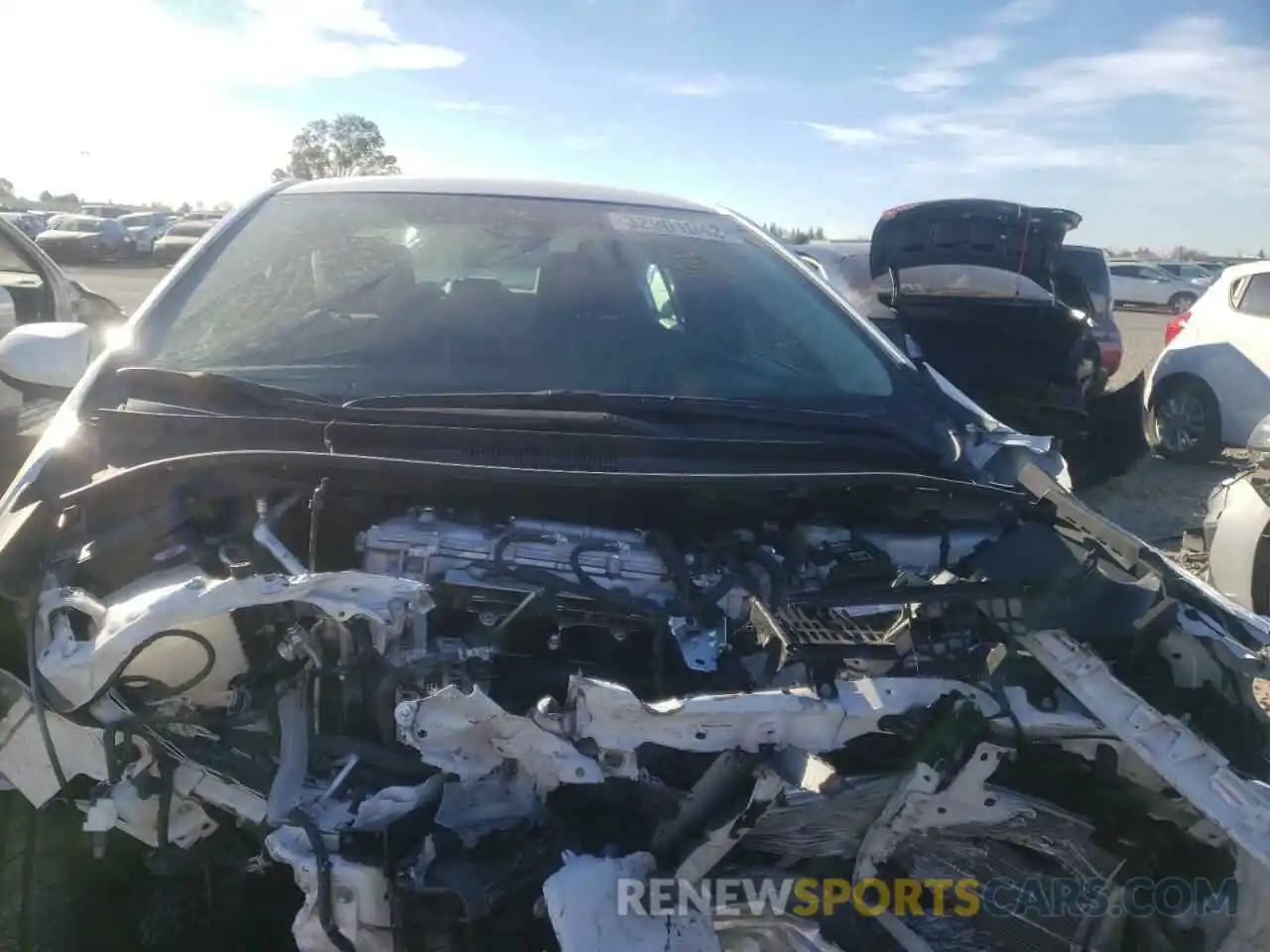 7 Photograph of a damaged car 5YFVPRAE1LP137376 TOYOTA COROLLA 2020