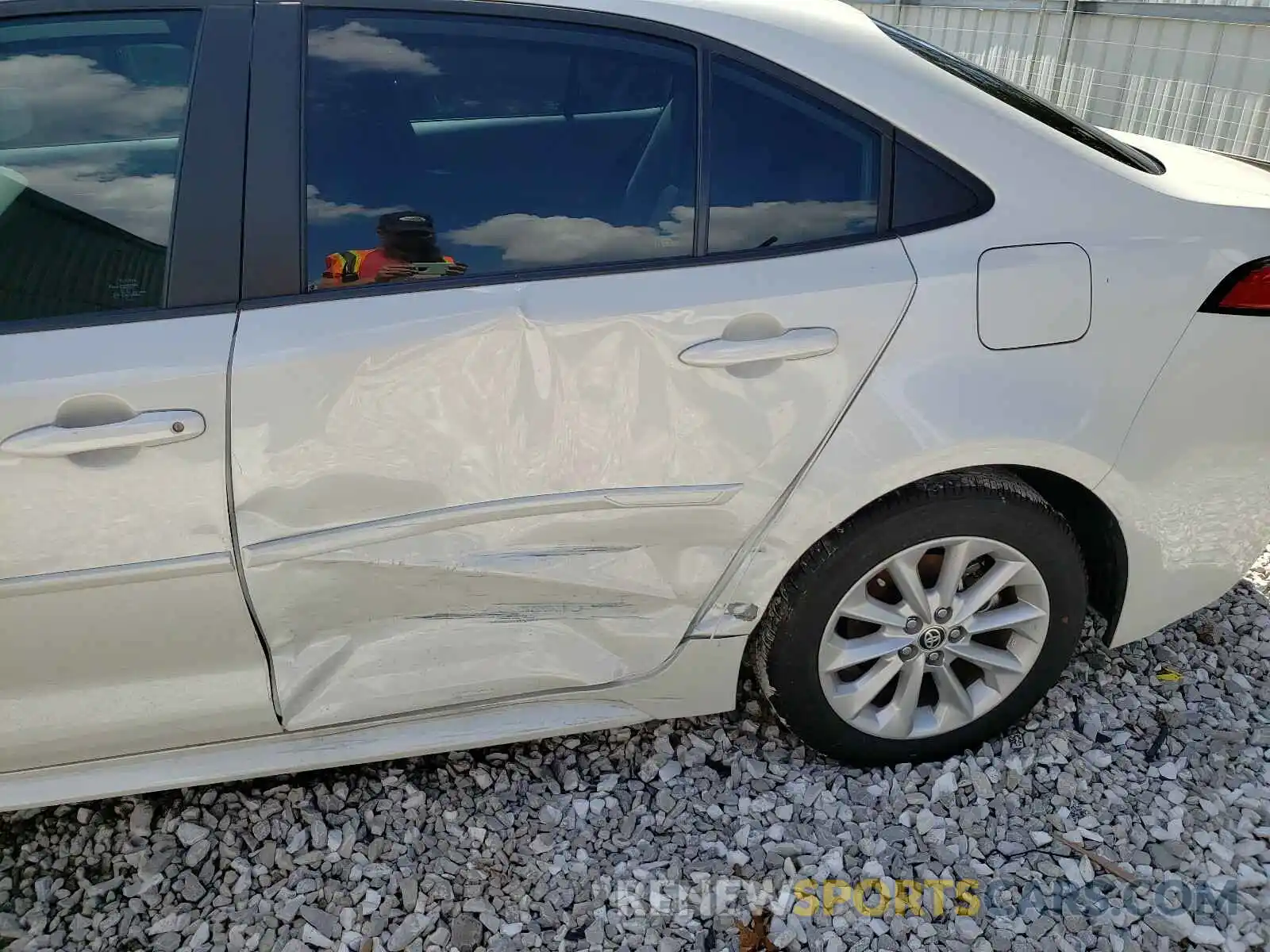 9 Photograph of a damaged car 5YFVPRAE2LP123681 TOYOTA COROLLA 2020