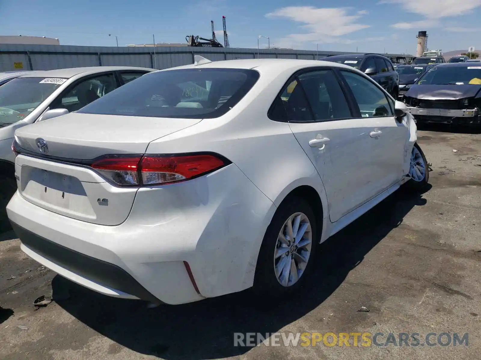 4 Photograph of a damaged car 5YFVPRAE2LP142053 TOYOTA COROLLA 2020