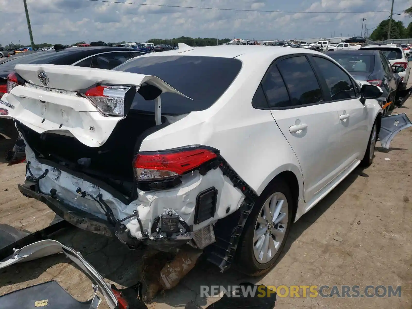 4 Photograph of a damaged car 5YFVPRAE3LP072501 TOYOTA COROLLA 2020