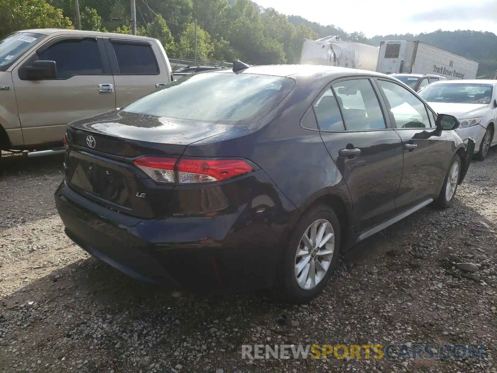 4 Photograph of a damaged car 5YFVPRAE3LP111460 TOYOTA COROLLA 2020