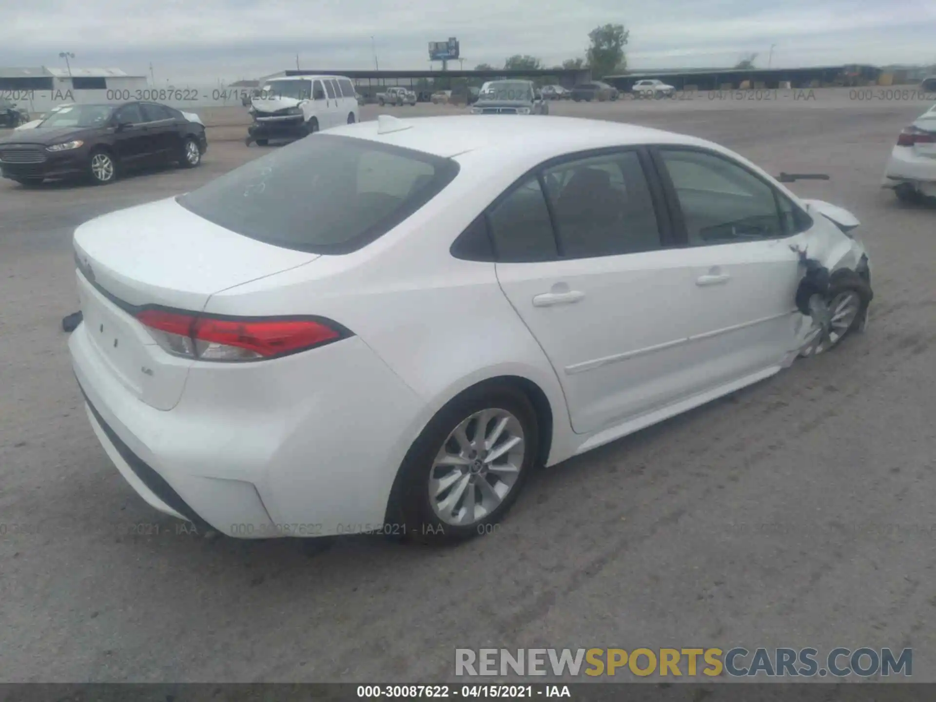 4 Photograph of a damaged car 5YFVPRAE4LP092160 TOYOTA COROLLA 2020