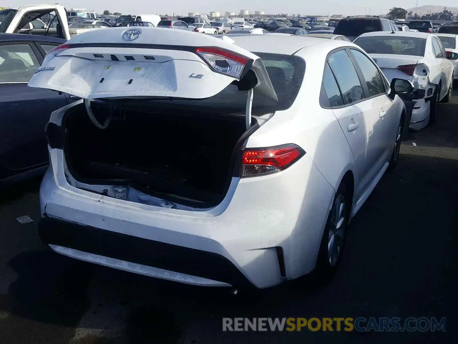 4 Photograph of a damaged car 5YFVPRAE4LP122435 TOYOTA COROLLA 2020