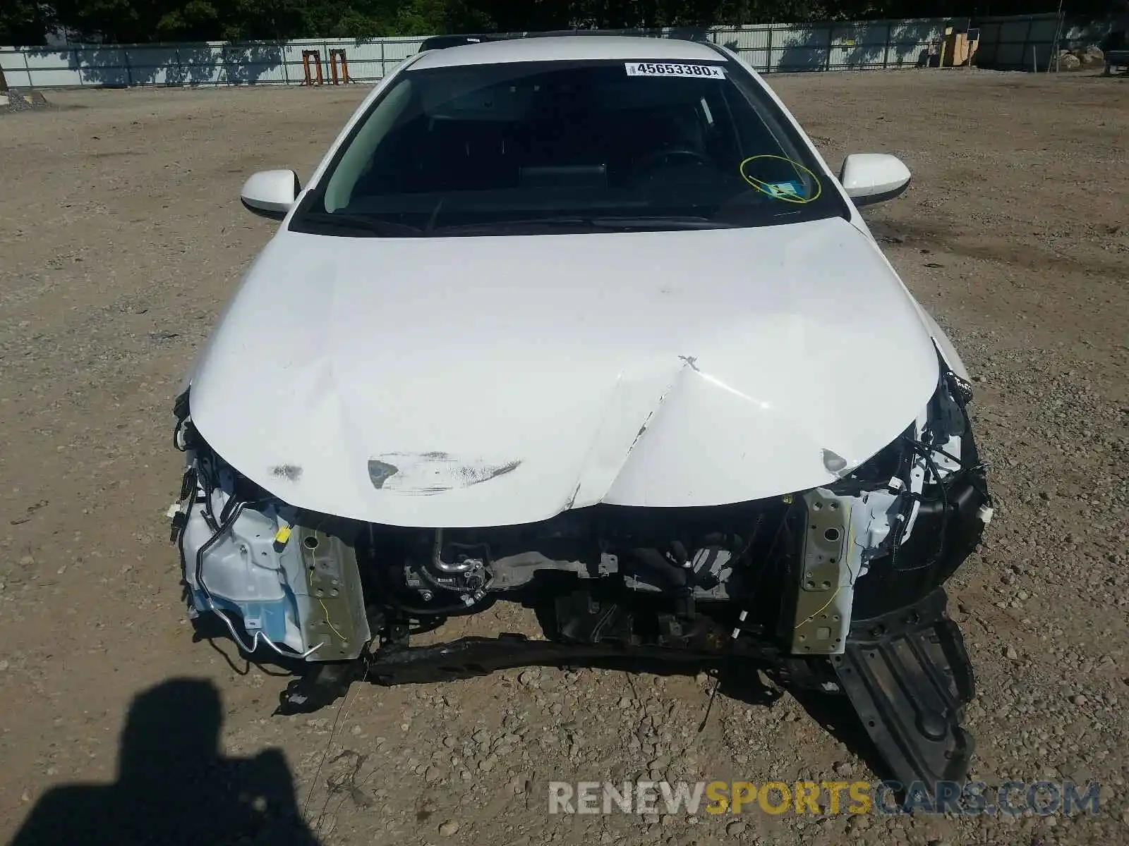 9 Photograph of a damaged car 5YFVPRAE5LP095861 TOYOTA COROLLA 2020