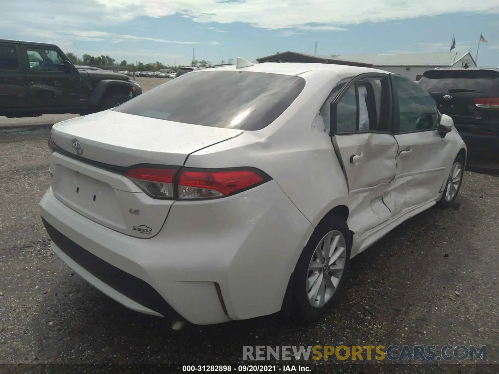 4 Photograph of a damaged car 5YFVPRAE6LP097554 TOYOTA COROLLA 2020