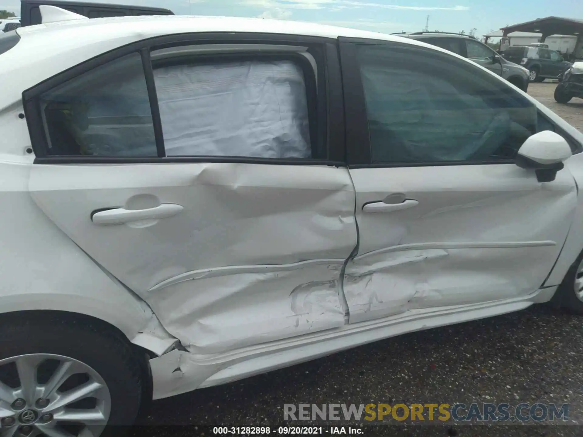 6 Photograph of a damaged car 5YFVPRAE6LP097554 TOYOTA COROLLA 2020