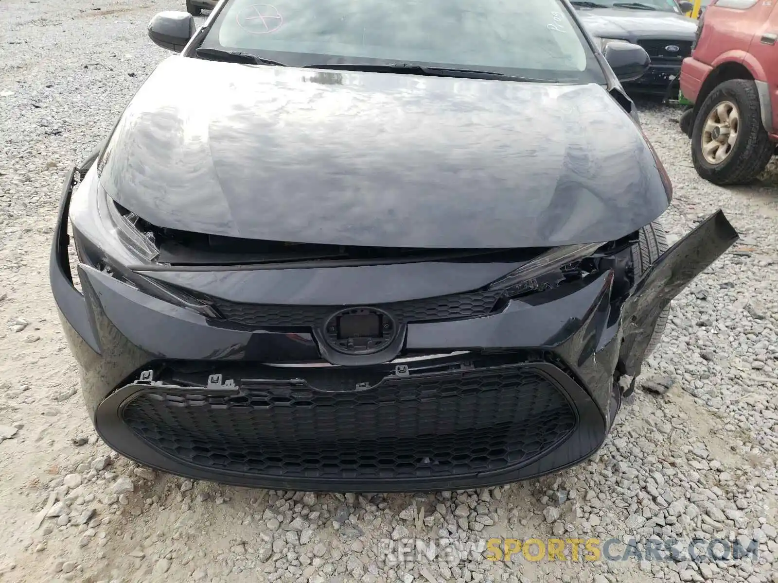 9 Photograph of a damaged car 5YFVPRAE6LP113932 TOYOTA COROLLA 2020