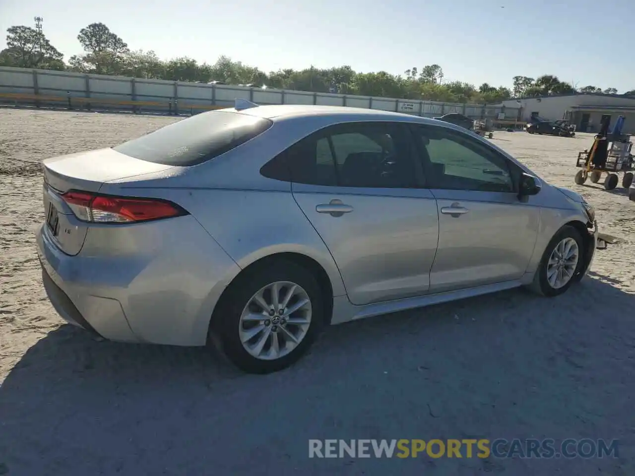 3 Photograph of a damaged car 5YFVPRAE7LP104303 TOYOTA COROLLA 2020