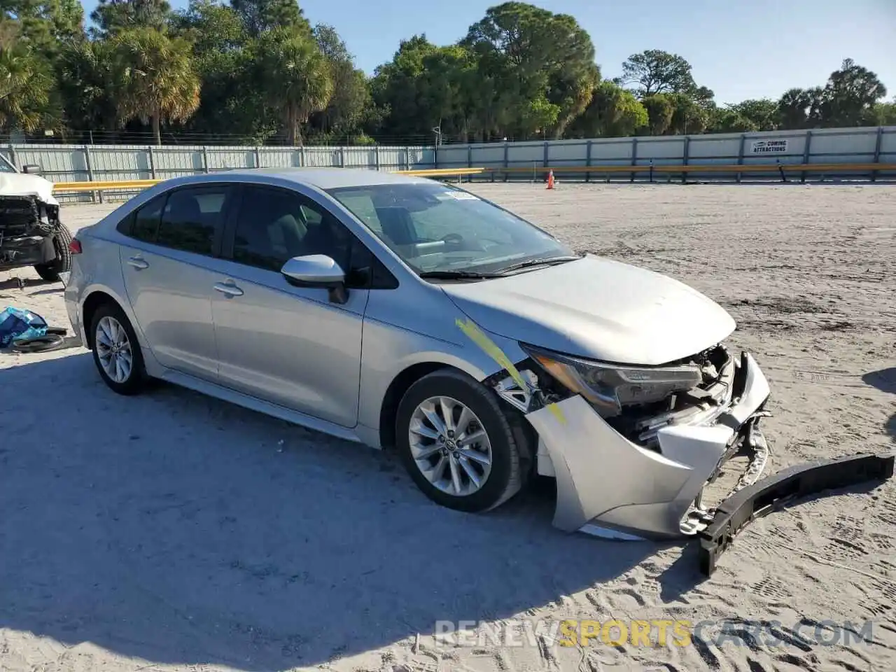 4 Photograph of a damaged car 5YFVPRAE7LP104303 TOYOTA COROLLA 2020