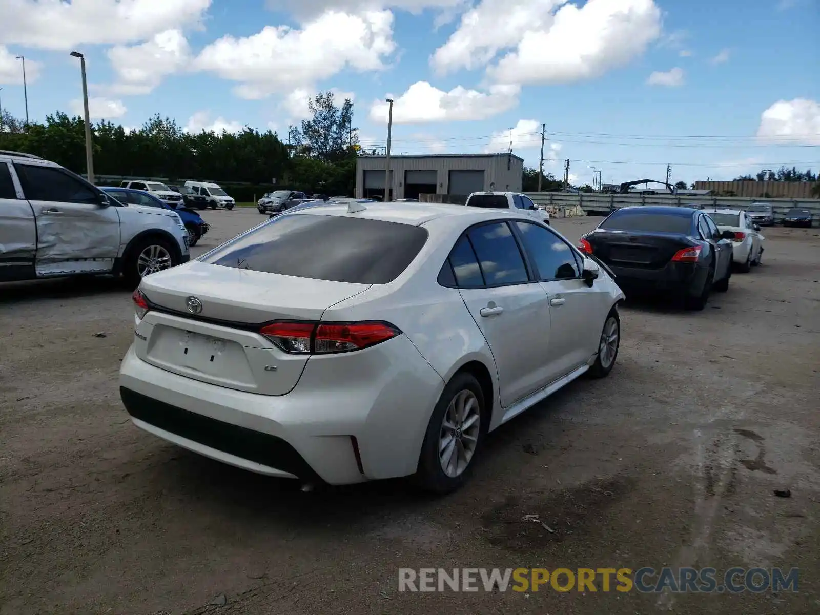 4 Photograph of a damaged car 5YFVPRAE7LP107010 TOYOTA COROLLA 2020