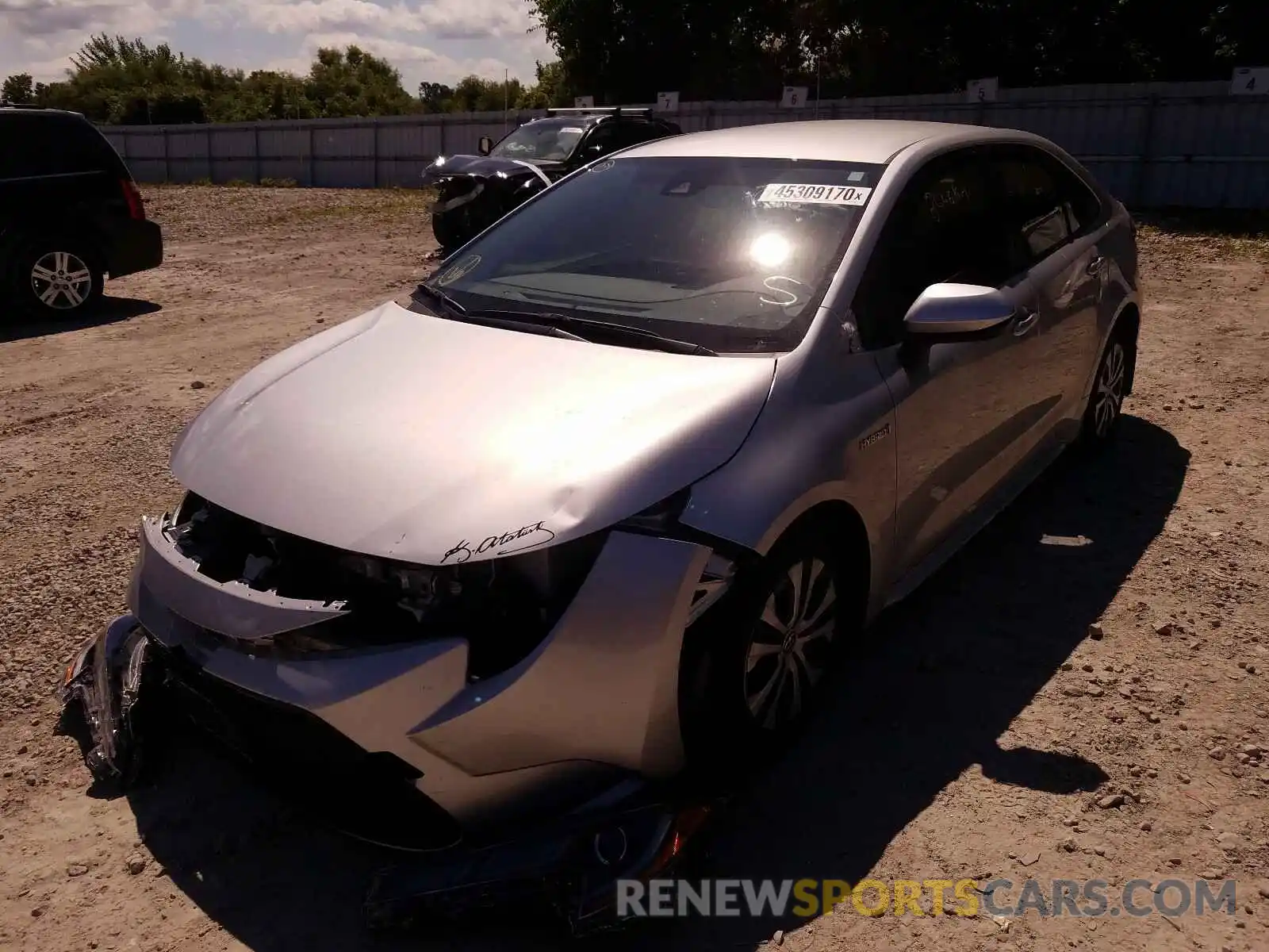 2 Photograph of a damaged car JTDBBRBE9LJ027809 TOYOTA COROLLA 2020