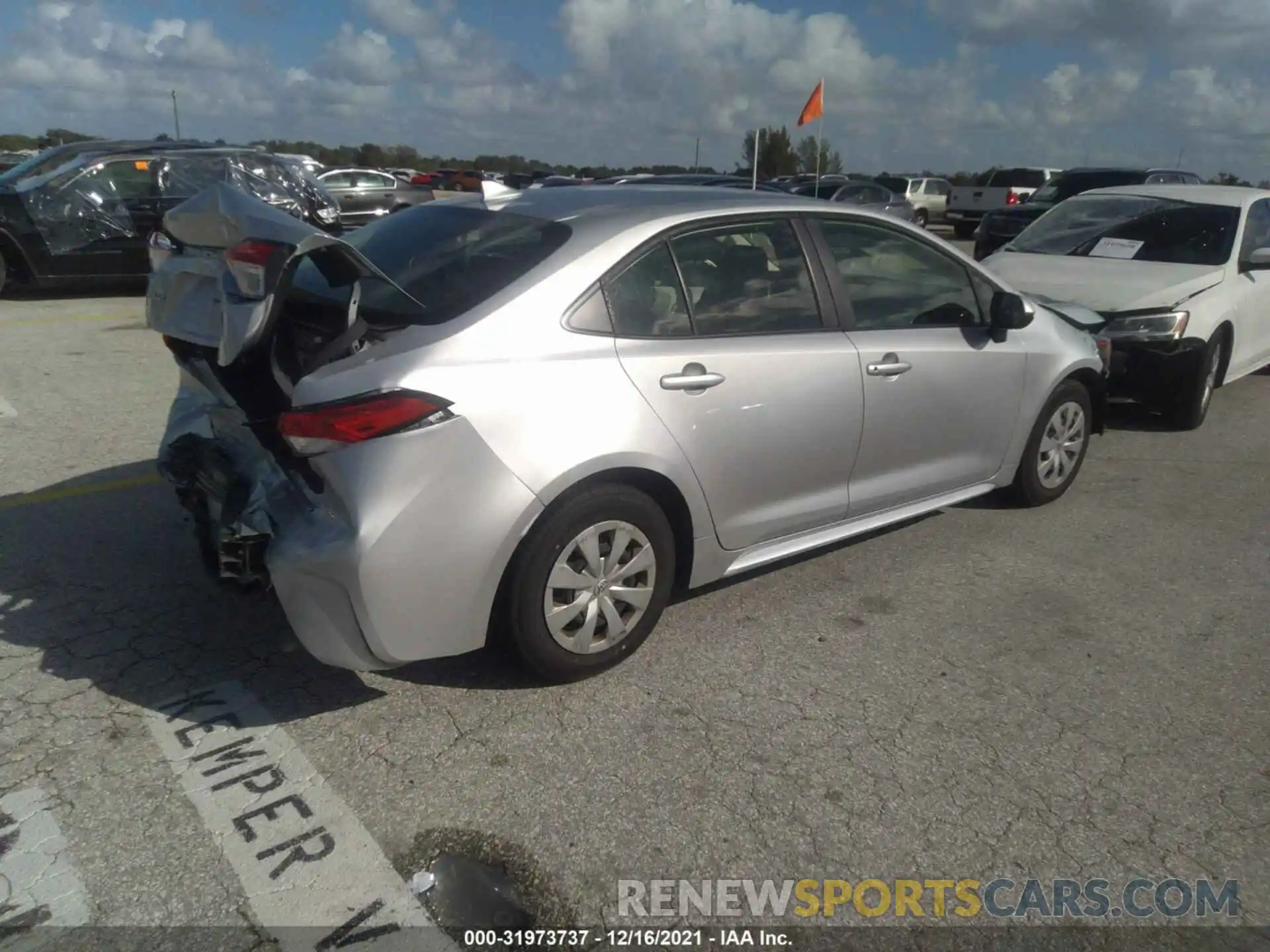 4 Photograph of a damaged car JTDDPRAE1LJ065904 TOYOTA COROLLA 2020