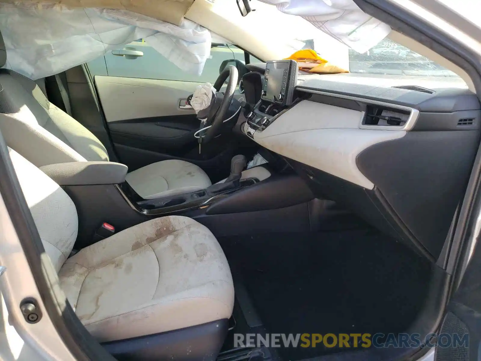 5 Photograph of a damaged car JTDDPRAE7LJ005075 TOYOTA COROLLA 2020