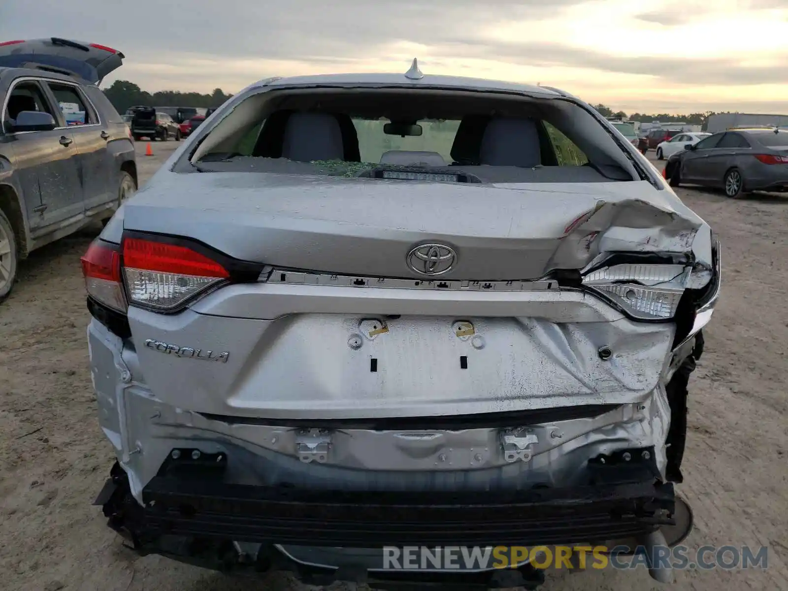 9 Photograph of a damaged car JTDDPRAE7LJ061775 TOYOTA COROLLA 2020