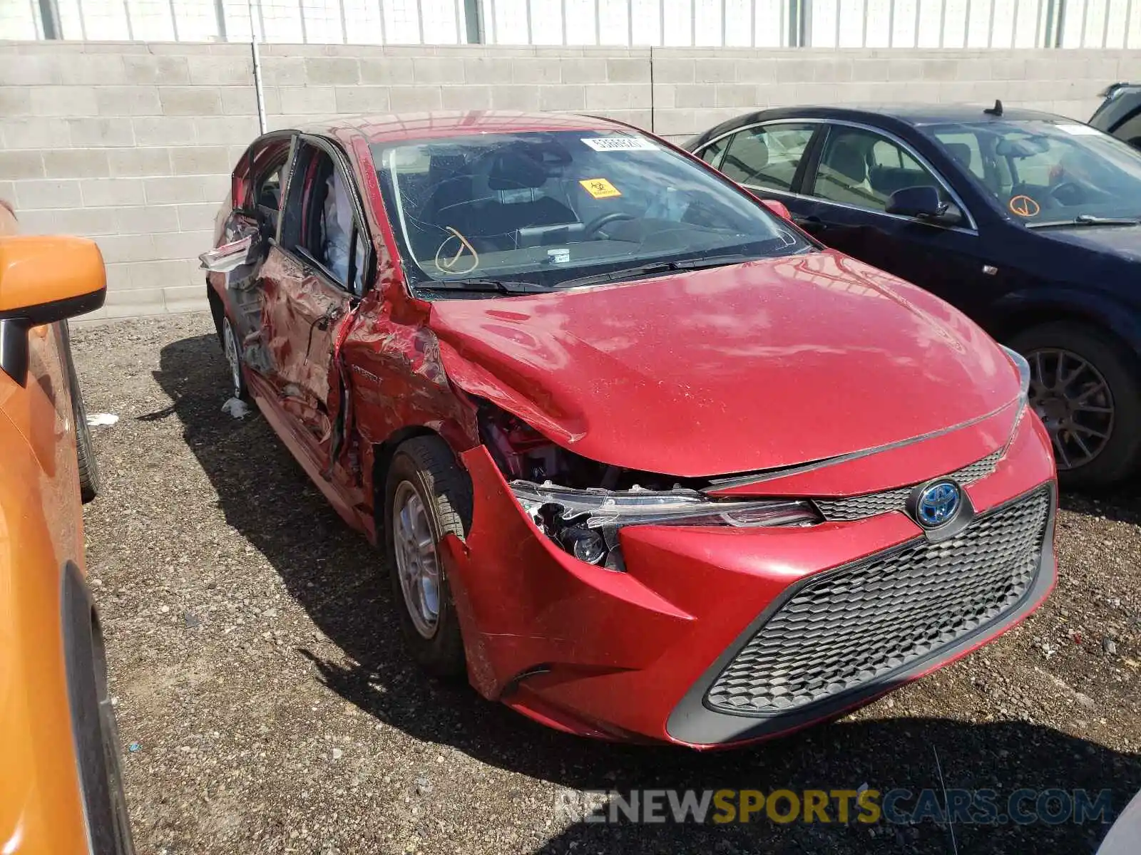 1 Photograph of a damaged car JTDEAMDE7MJ005910 TOYOTA COROLLA 2020