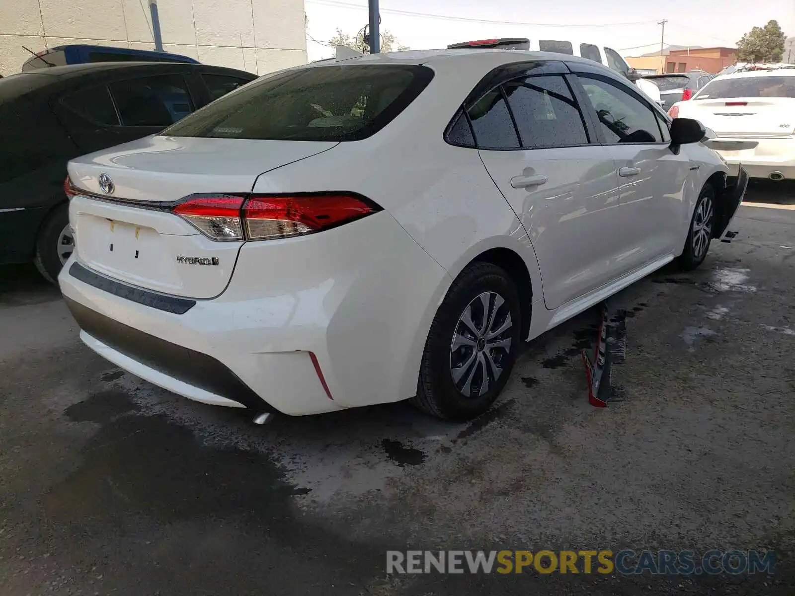 4 Photograph of a damaged car JTDEBRBE0LJ000351 TOYOTA COROLLA 2020