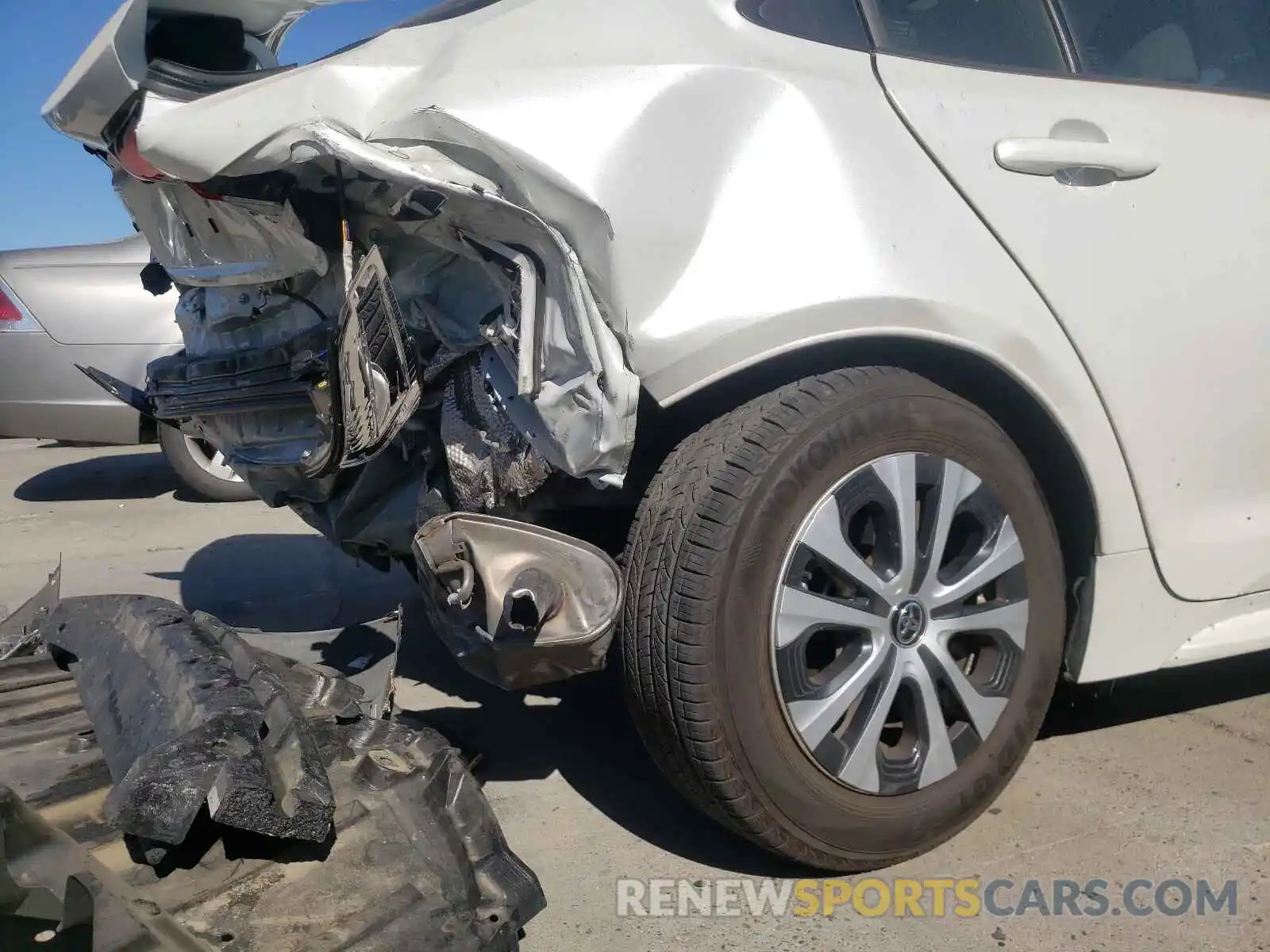 9 Photograph of a damaged car JTDEBRBE0LJ002858 TOYOTA COROLLA 2020