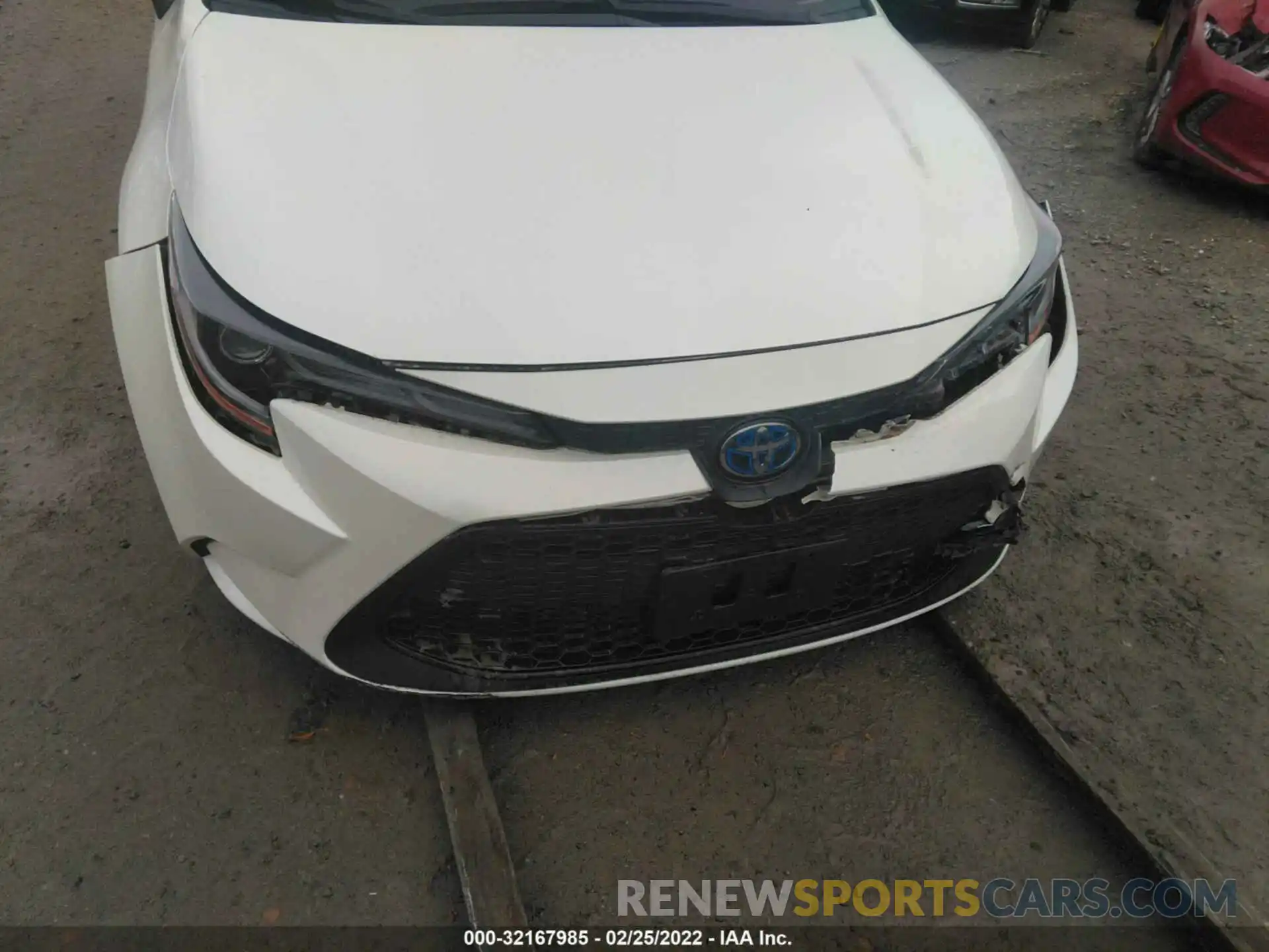 6 Photograph of a damaged car JTDEBRBE0LJ008613 TOYOTA COROLLA 2020