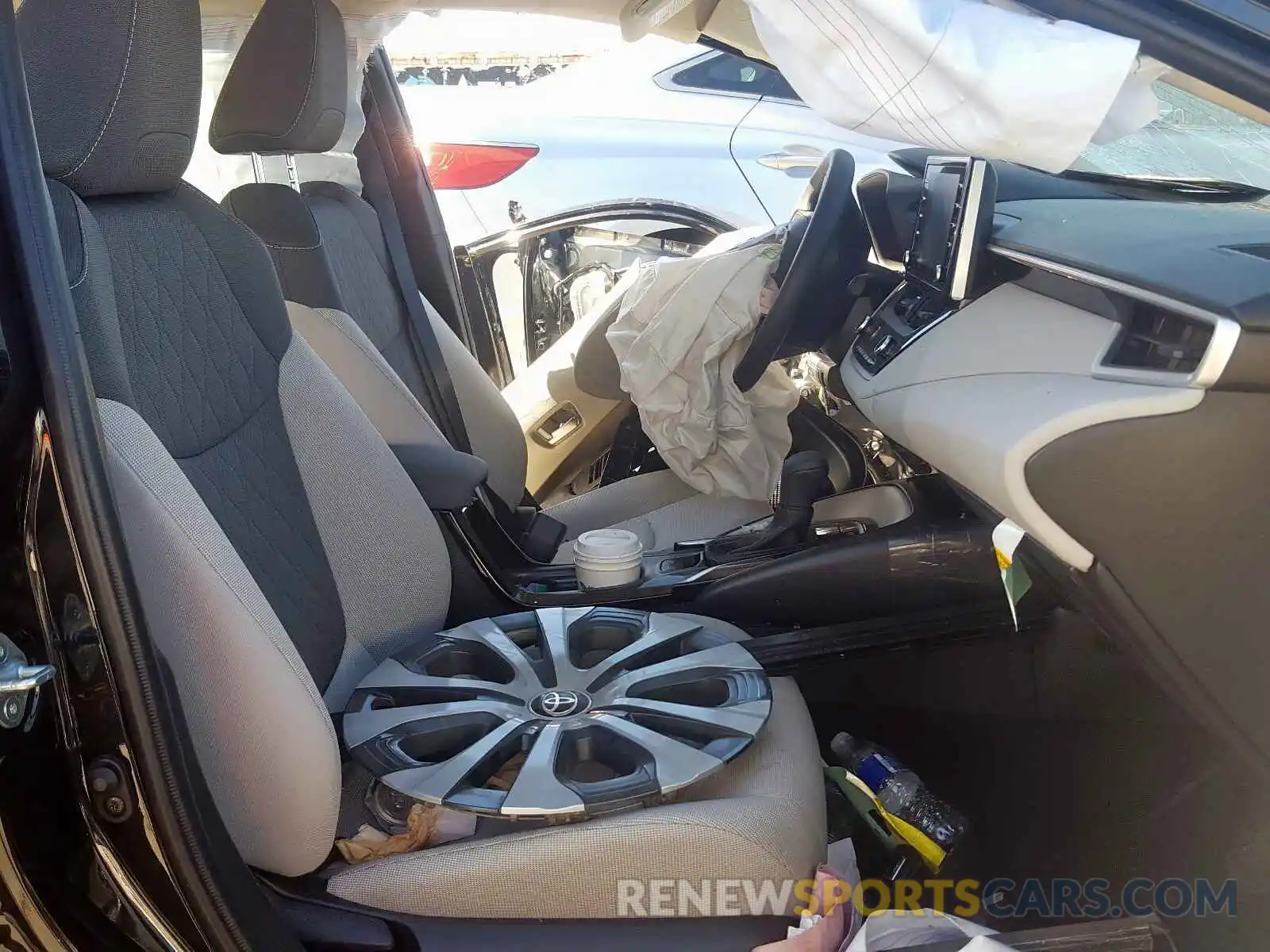 5 Photograph of a damaged car JTDEBRBE0LJ009406 TOYOTA COROLLA 2020