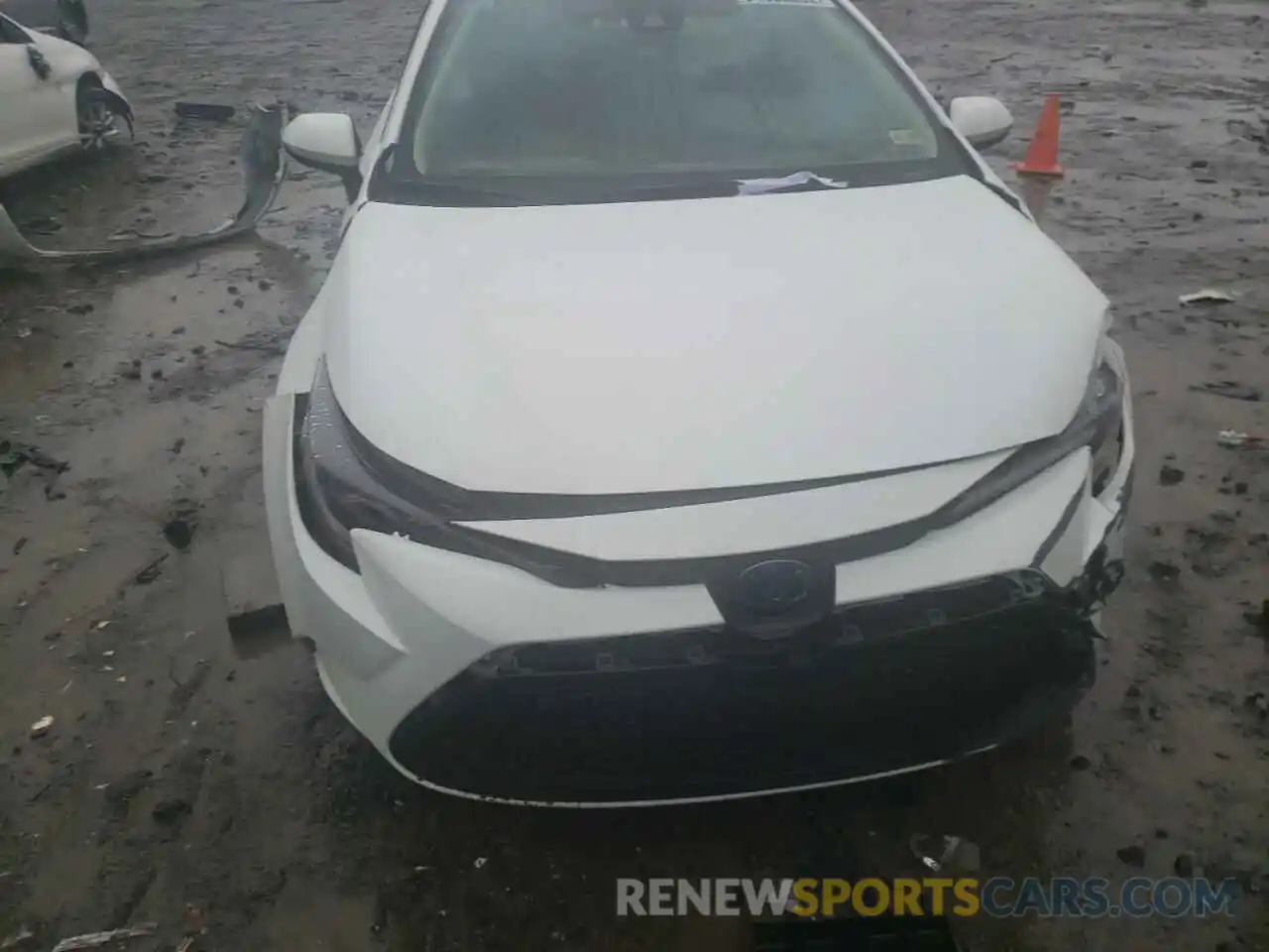 9 Photograph of a damaged car JTDEBRBE0LJ011995 TOYOTA COROLLA 2020