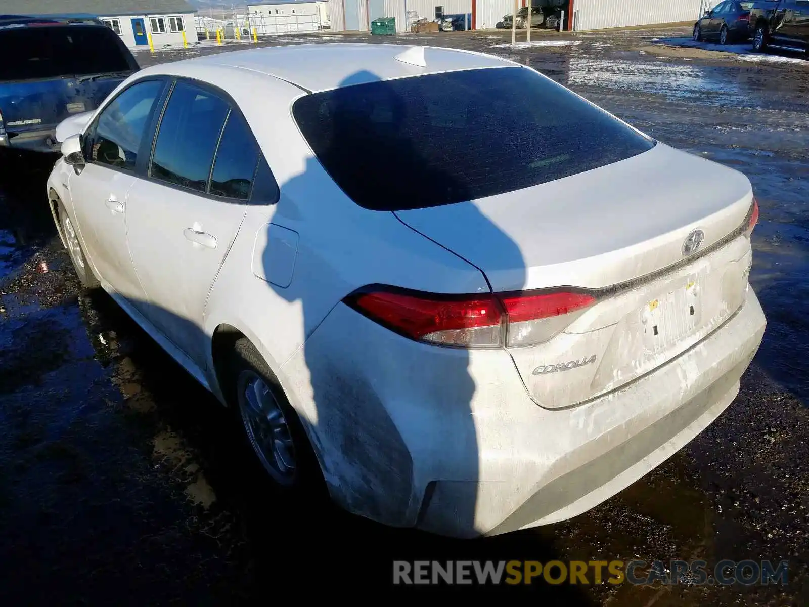 3 Photograph of a damaged car JTDEBRBE0LJ013469 TOYOTA COROLLA 2020