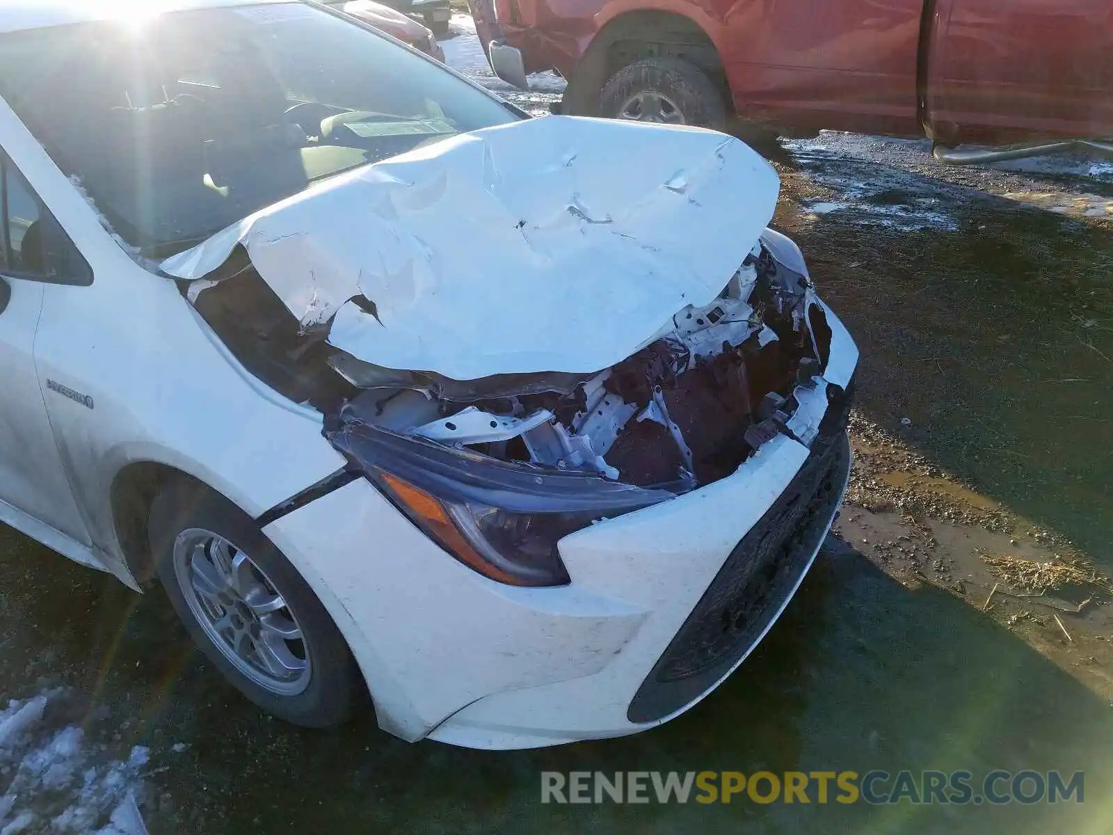 9 Photograph of a damaged car JTDEBRBE0LJ013469 TOYOTA COROLLA 2020