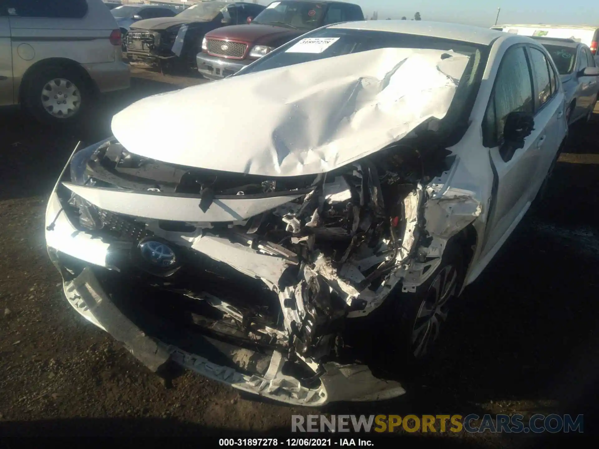 6 Photograph of a damaged car JTDEBRBE0LJ014735 TOYOTA COROLLA 2020