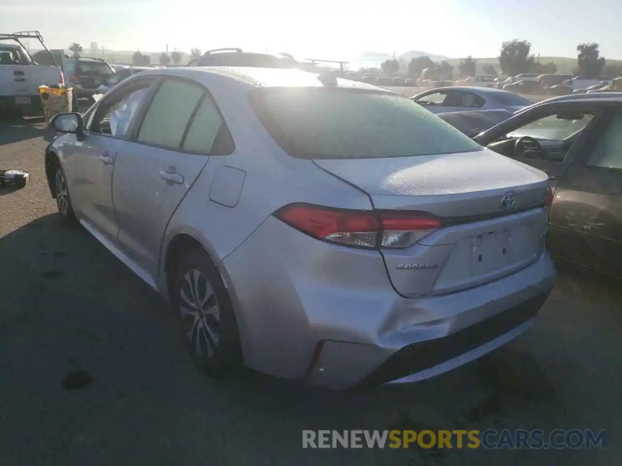 3 Photograph of a damaged car JTDEBRBE0LJ015383 TOYOTA COROLLA 2020