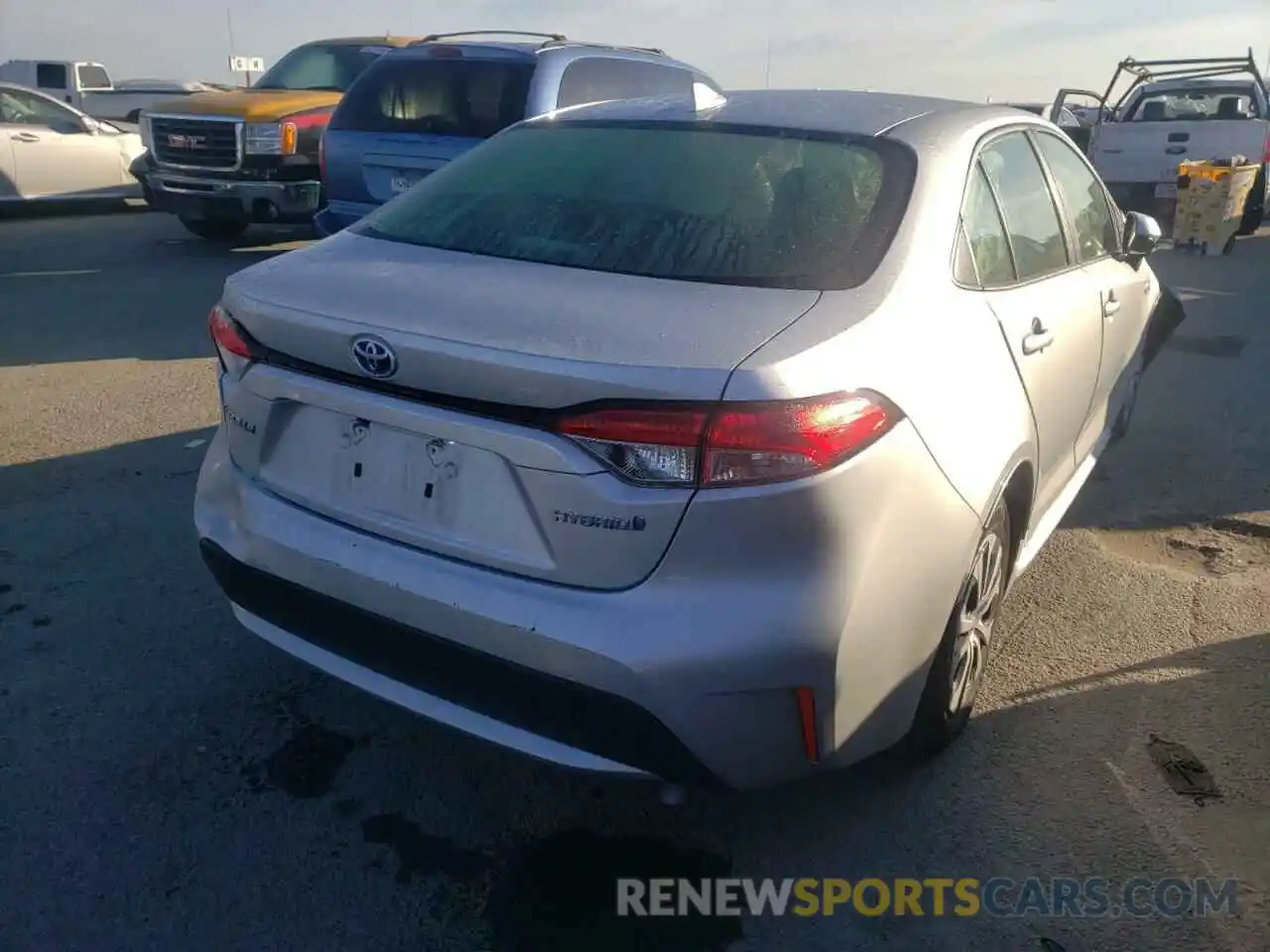 4 Photograph of a damaged car JTDEBRBE0LJ015383 TOYOTA COROLLA 2020