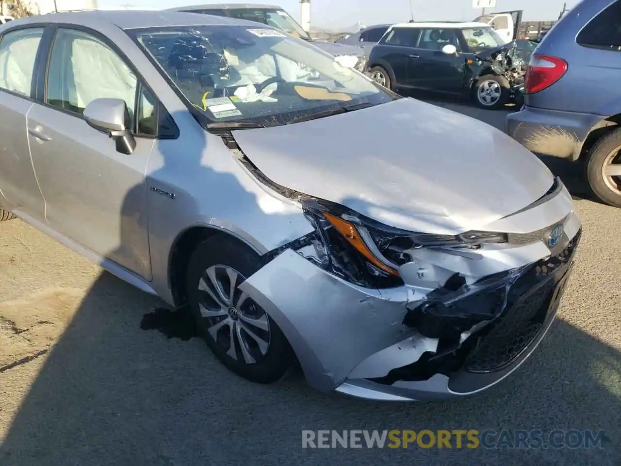 9 Photograph of a damaged car JTDEBRBE0LJ015383 TOYOTA COROLLA 2020