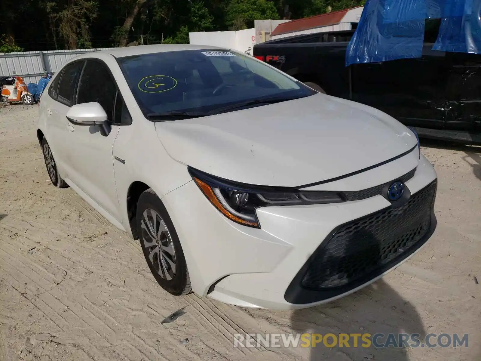 1 Photograph of a damaged car JTDEBRBE0LJ015769 TOYOTA COROLLA 2020