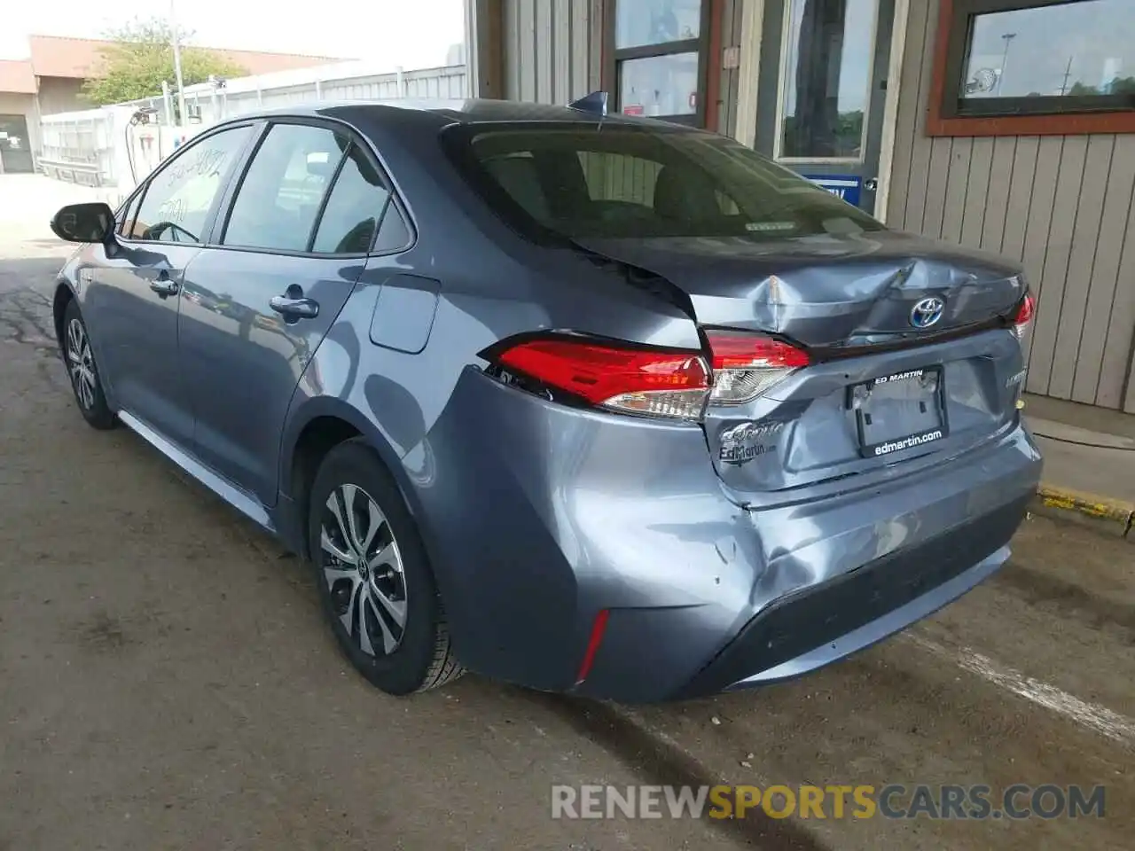 3 Photograph of a damaged car JTDEBRBE0LJ016212 TOYOTA COROLLA 2020